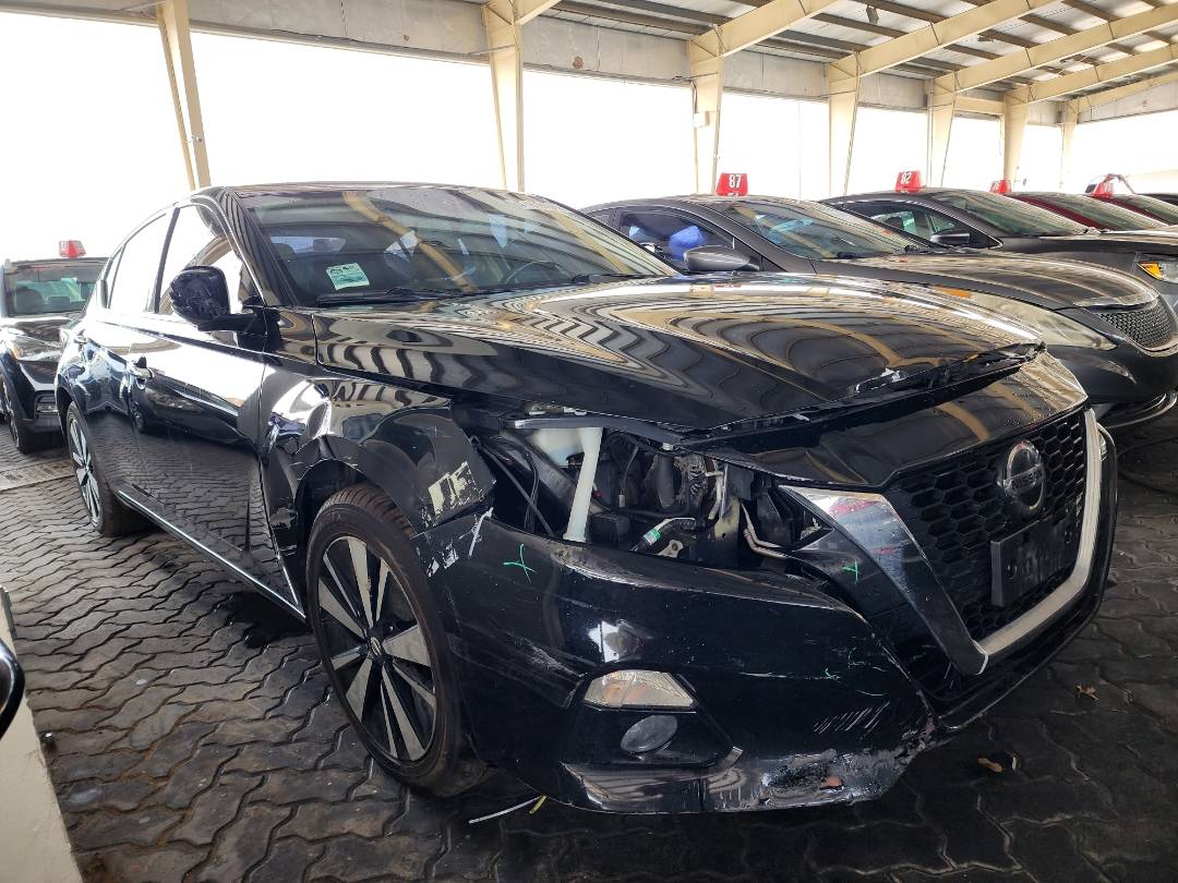 2020 NISSAN ALTIMA — 134998 Miles — Lot 41132 — Souq - Marhaba Auctions Used Cars - Image 4