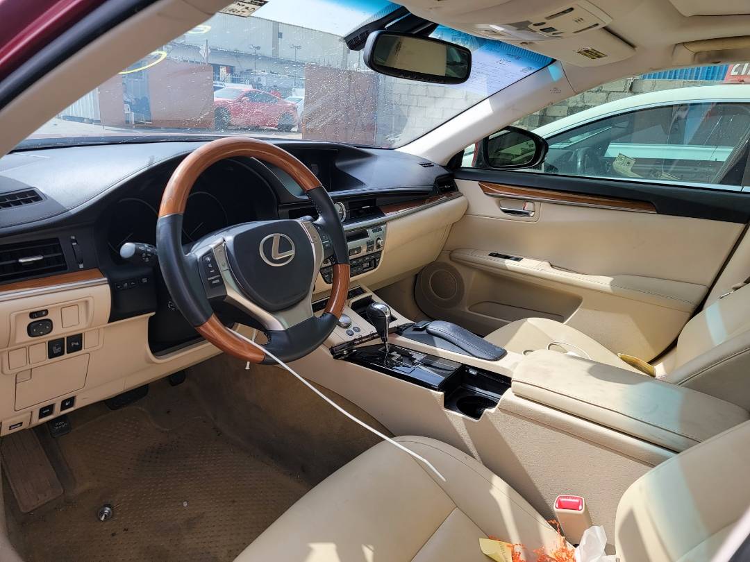 2013 LEXUS ES 300H — 119907 Miles — Lot 8D2034373 — Souq - Marhaba Auctions Used Cars - Image 5