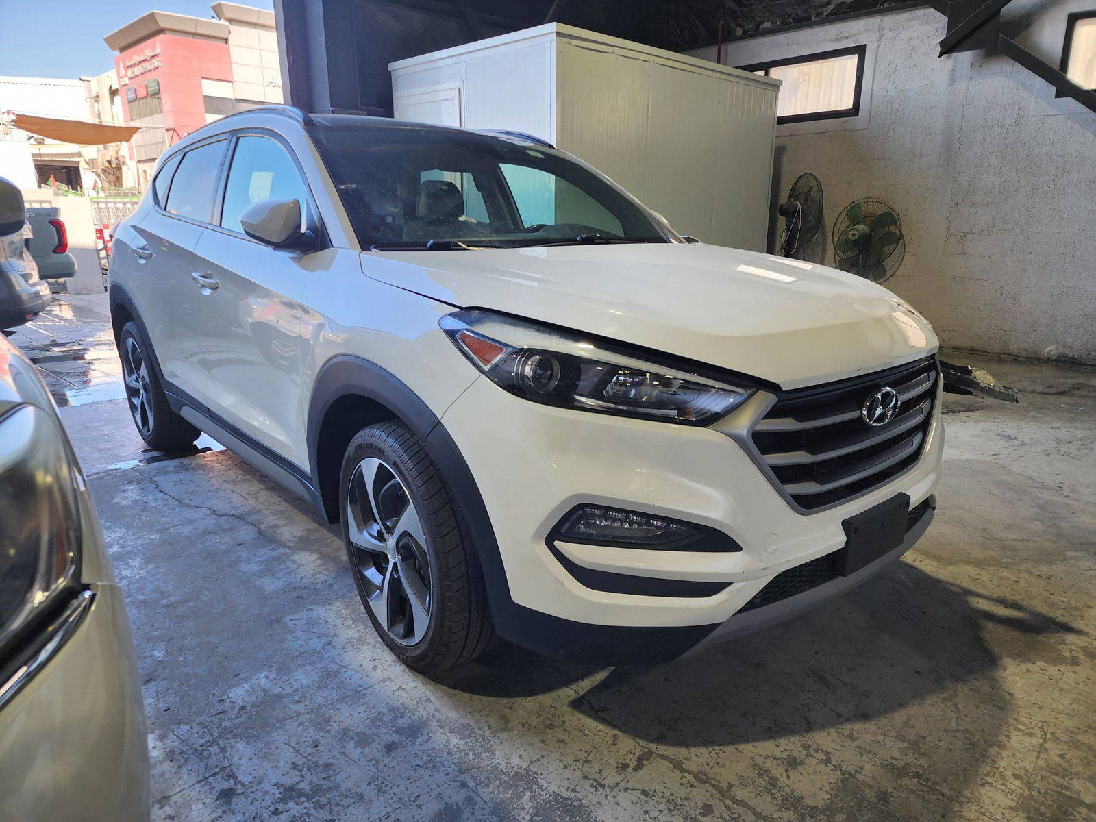 2017 HYUNDAI TUCSON — 72790 Miles — Lot A25HU580715 — Souq - Marhaba Auctions Used Cars - Image 3