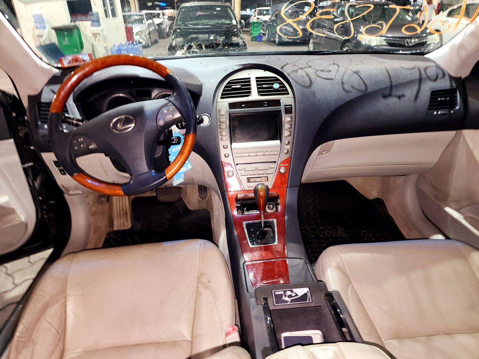 2009 LEXUS ES 350 — 209571 Miles — Lot 40670838 — Souq - Marhaba Auctions Used Cars - Image 7