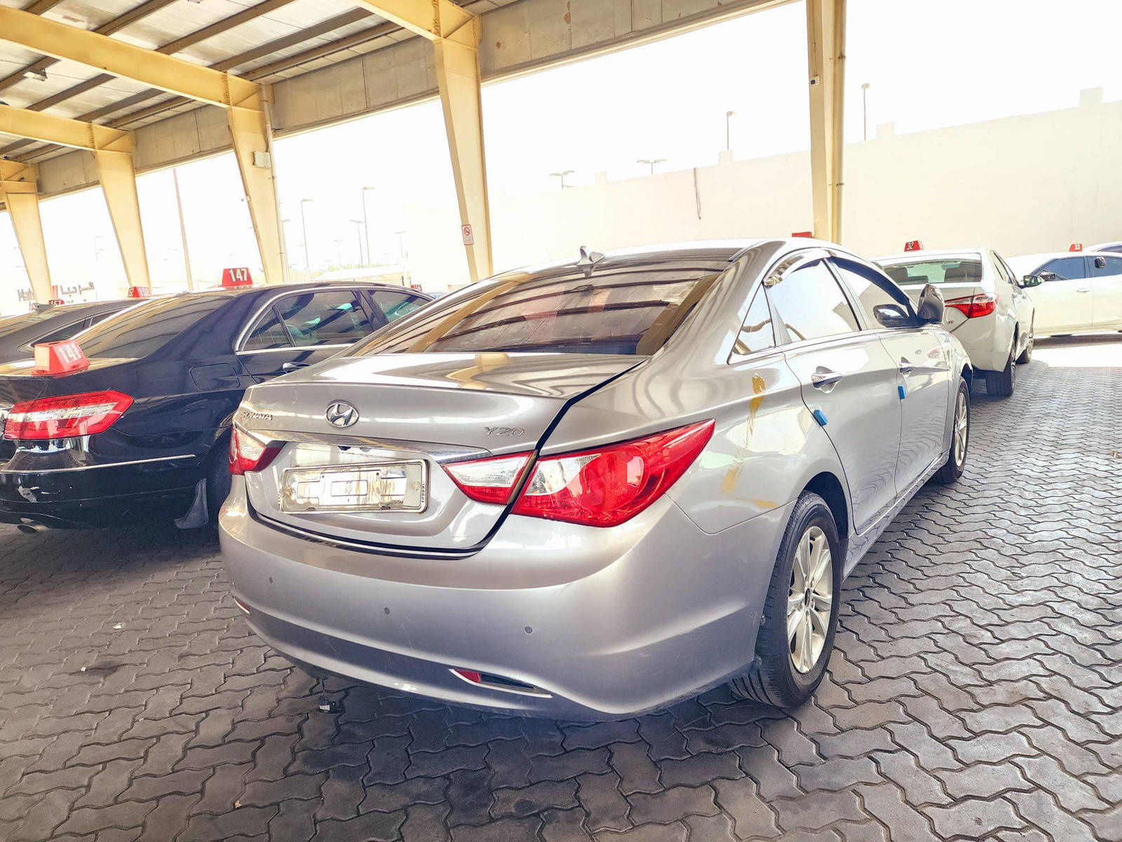 2010 HYUNDAI SONATA — 145370 KM — Lot 013750 — Souq - Marhaba Auctions Used Cars - Image 3