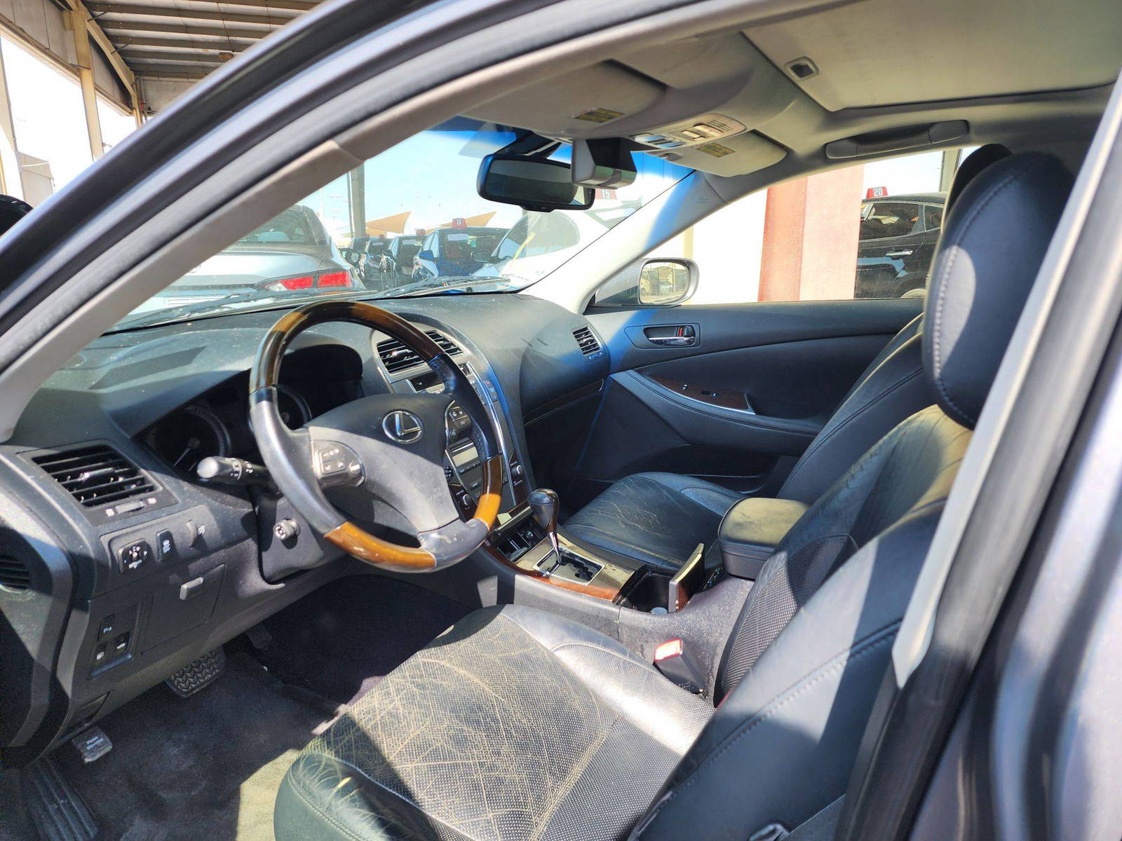 2012 LEXUS ES 350 — 215350 Miles — Lot C2509713 — Souq - Marhaba Auctions Used Cars - Image 6