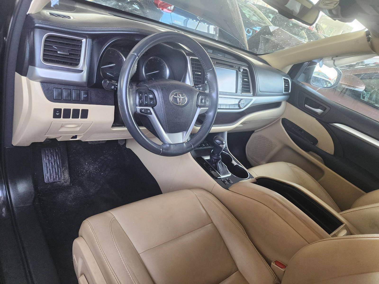 2016 TOYOTA HIGHLANDER — 136994 Miles — Lot 37322619 - Marhaba Auctions Used Cars - Image 4