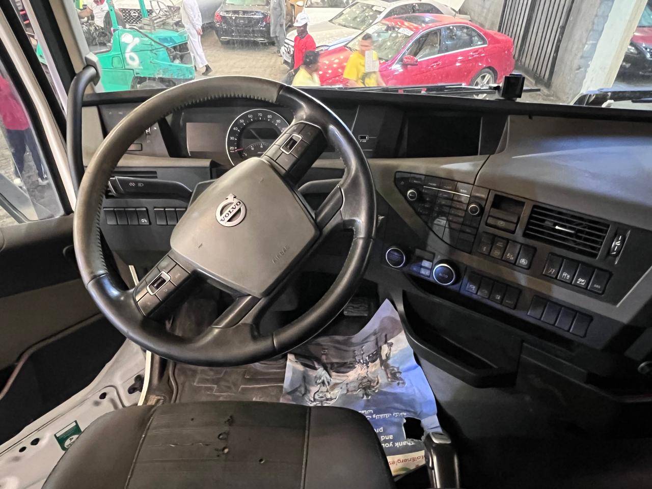 2015 VOLVO FH-Series — 1024952 KM — Lot 734598 - Marhaba Auctions Used Cars - Image 17