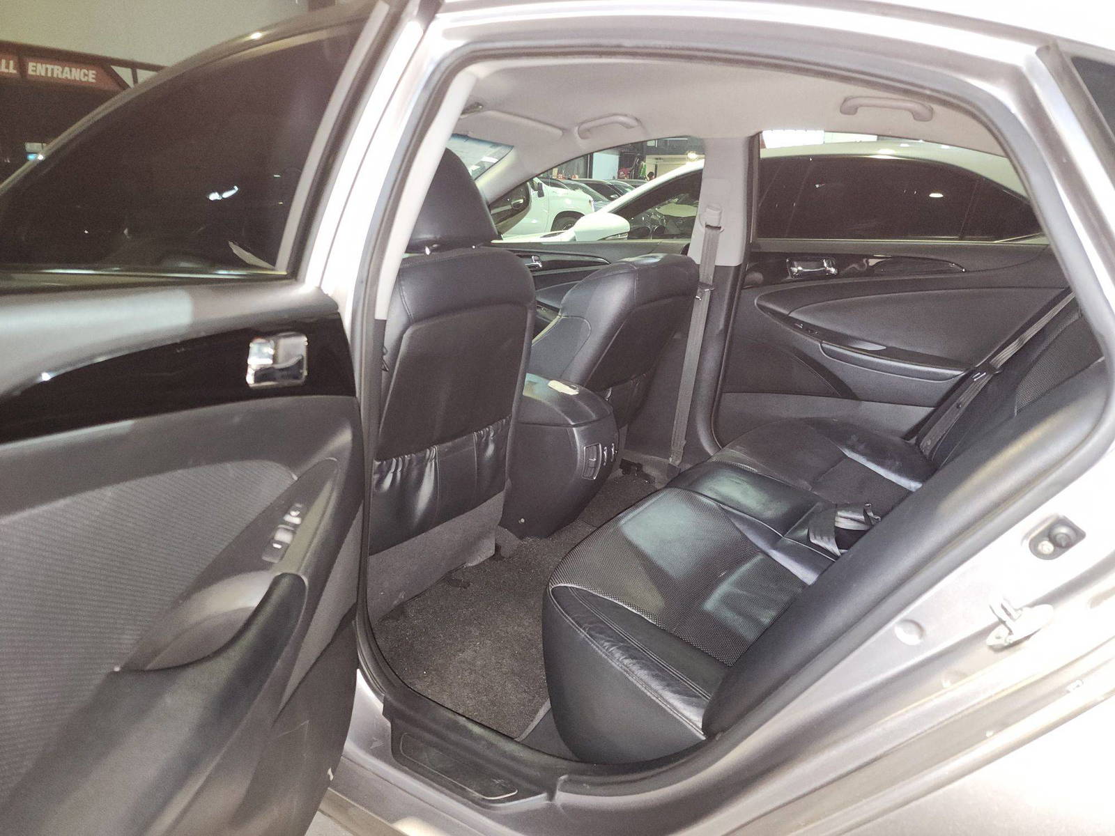 2011 HYUNDAI SONATA — 187171 KM — Lot 269653 — Souq - Marhaba Auctions Used Cars - Image 9