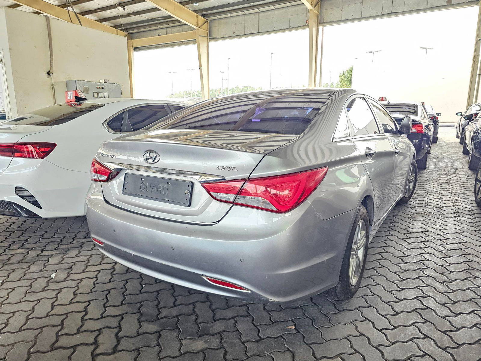 2013 HYUNDAI SONATA — 129067 KM — Lot 567716 — Souq - Marhaba Auctions Used Cars - Image 4