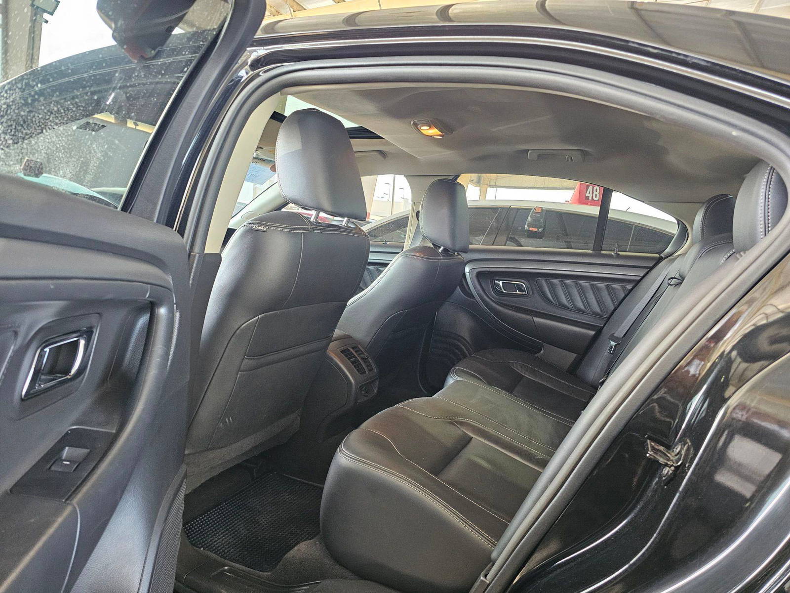 2011 FORD TAURUS — 96222 KM — Lot 6BG118996 — Souq - Marhaba Auctions Used Cars - Image 6