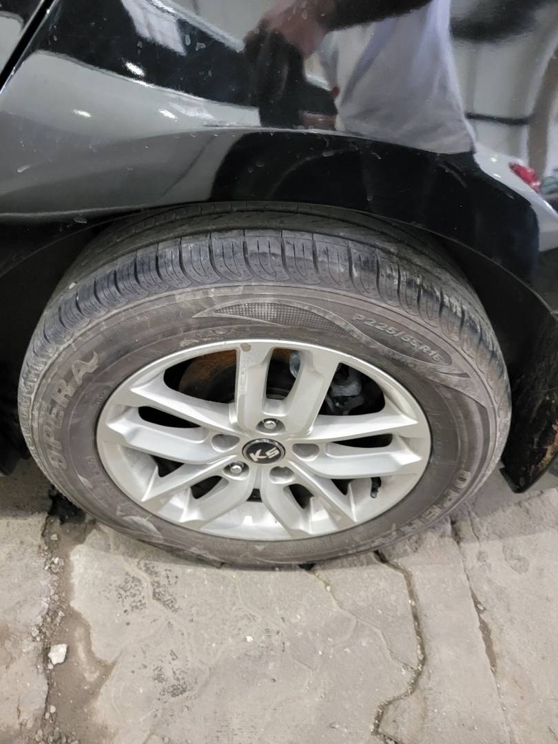 2011 KIA K5 — 107657 KM — Lot 144138 — Main - Marhaba Auctions Used Cars - Image 9