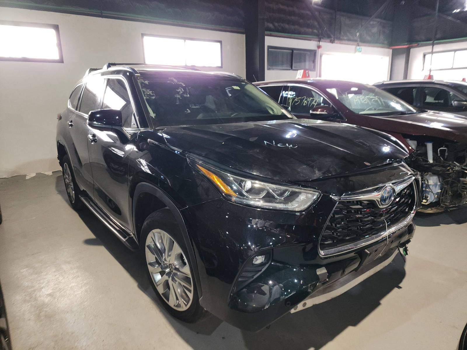 2023 TOYOTA HIGHLANDER — 11021 Miles — Lot 69798993 — Main - Marhaba Auctions Used Cars - Image 5
