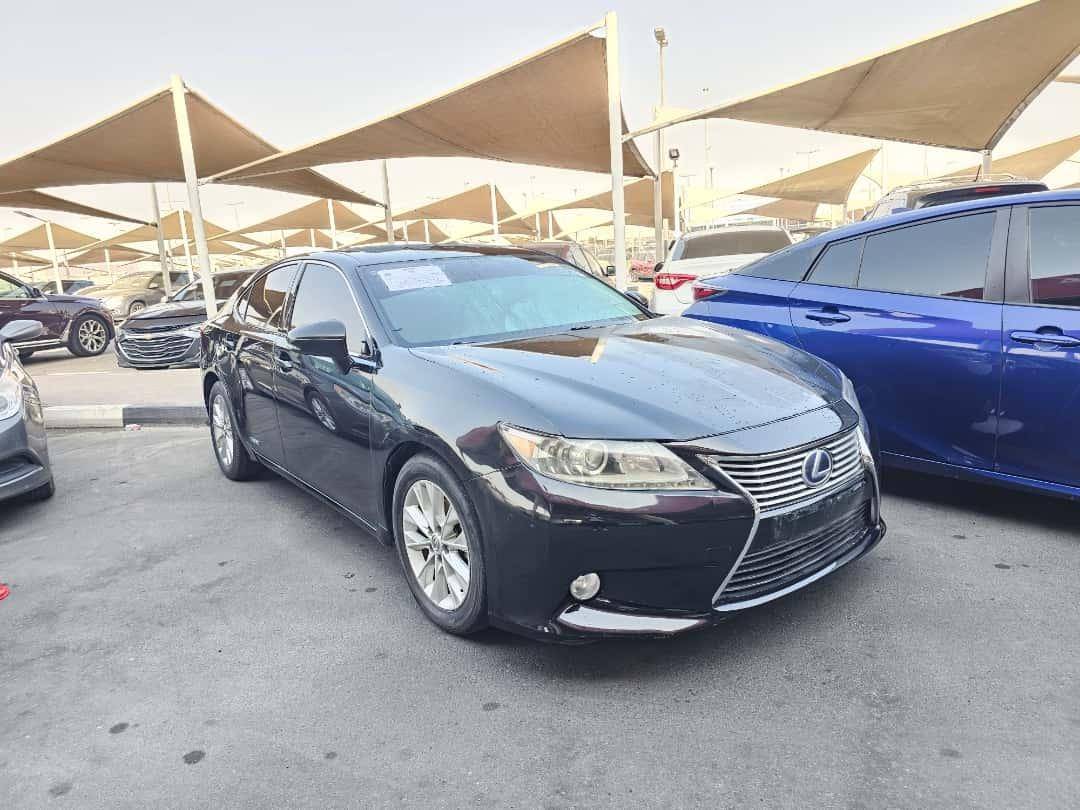 2014 LEXUS ES 300H — 201951 Miles — Lot XE2043724 — Souq - Marhaba Auctions Used Cars - Image 3