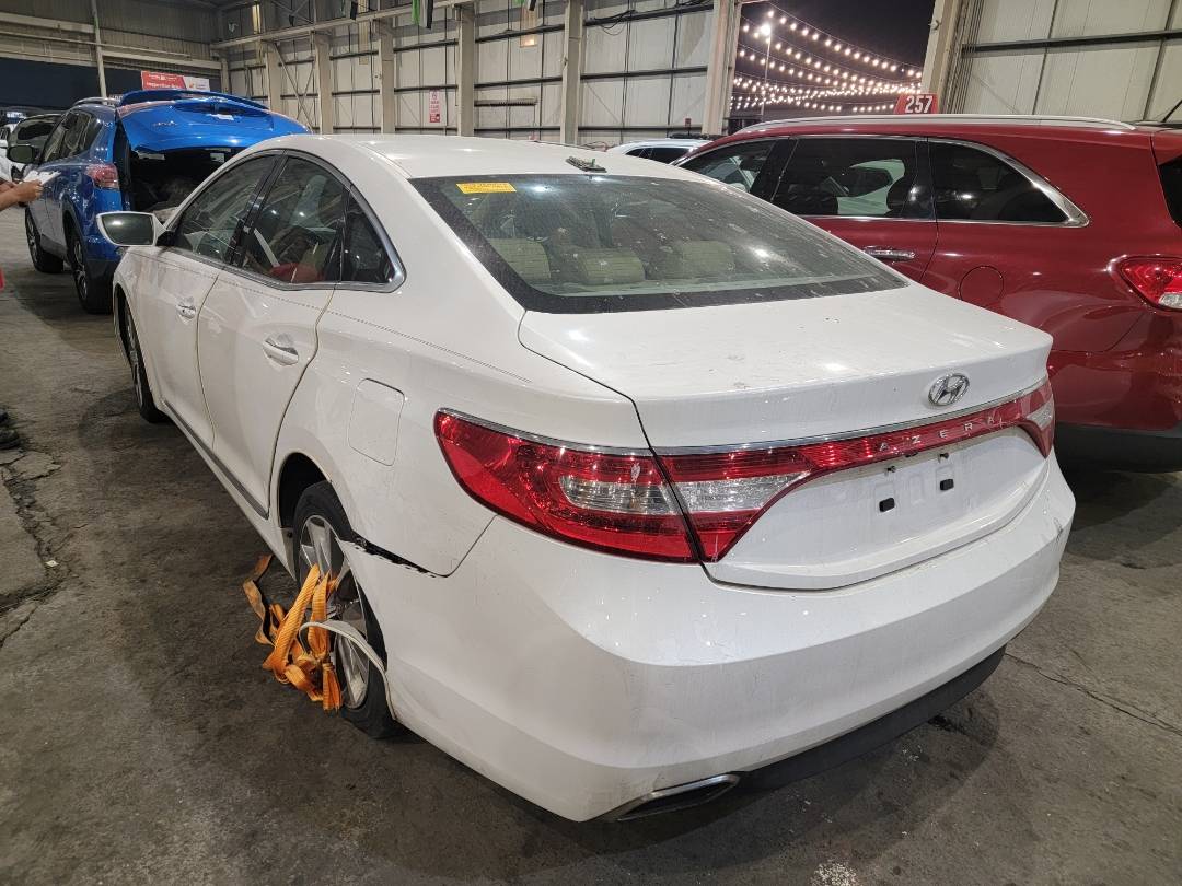 2016 HYUNDAI AZERA — 146886 Miles — Lot 767830 — Main - Marhaba Auctions Used Cars - Image 3