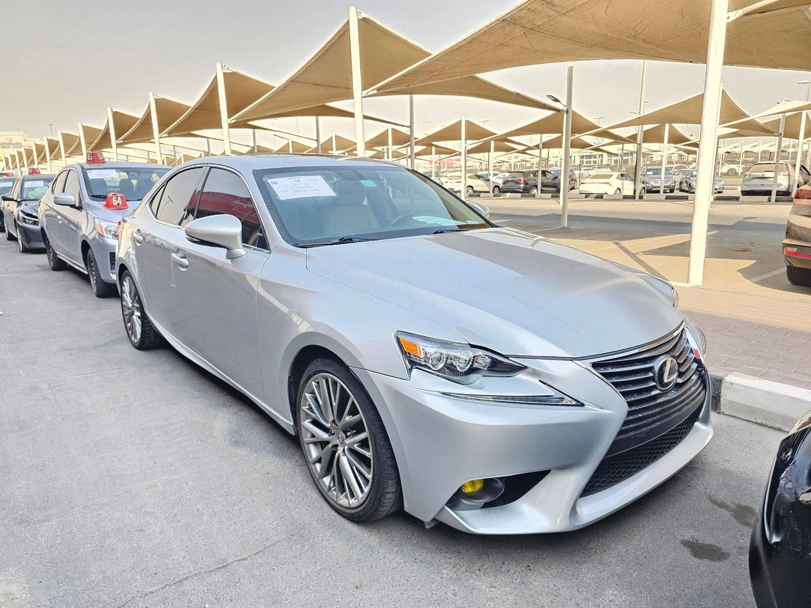 2016 LEXUS IS 300 — 186391 KM — Lot 22G5006431 — Souq - Marhaba Auctions Used Cars - Image 5