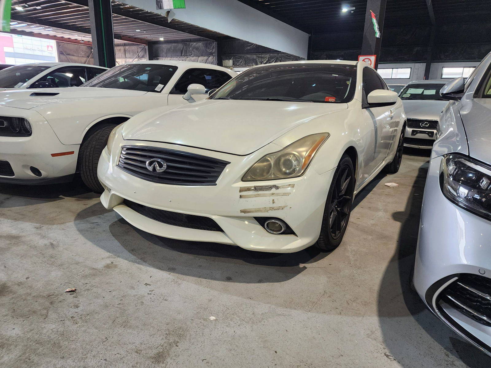 2010 INFINITI G37 — 195083 KM — Lot 153337 — Al Quoz - Marhaba Auctions Used Cars - Image 3