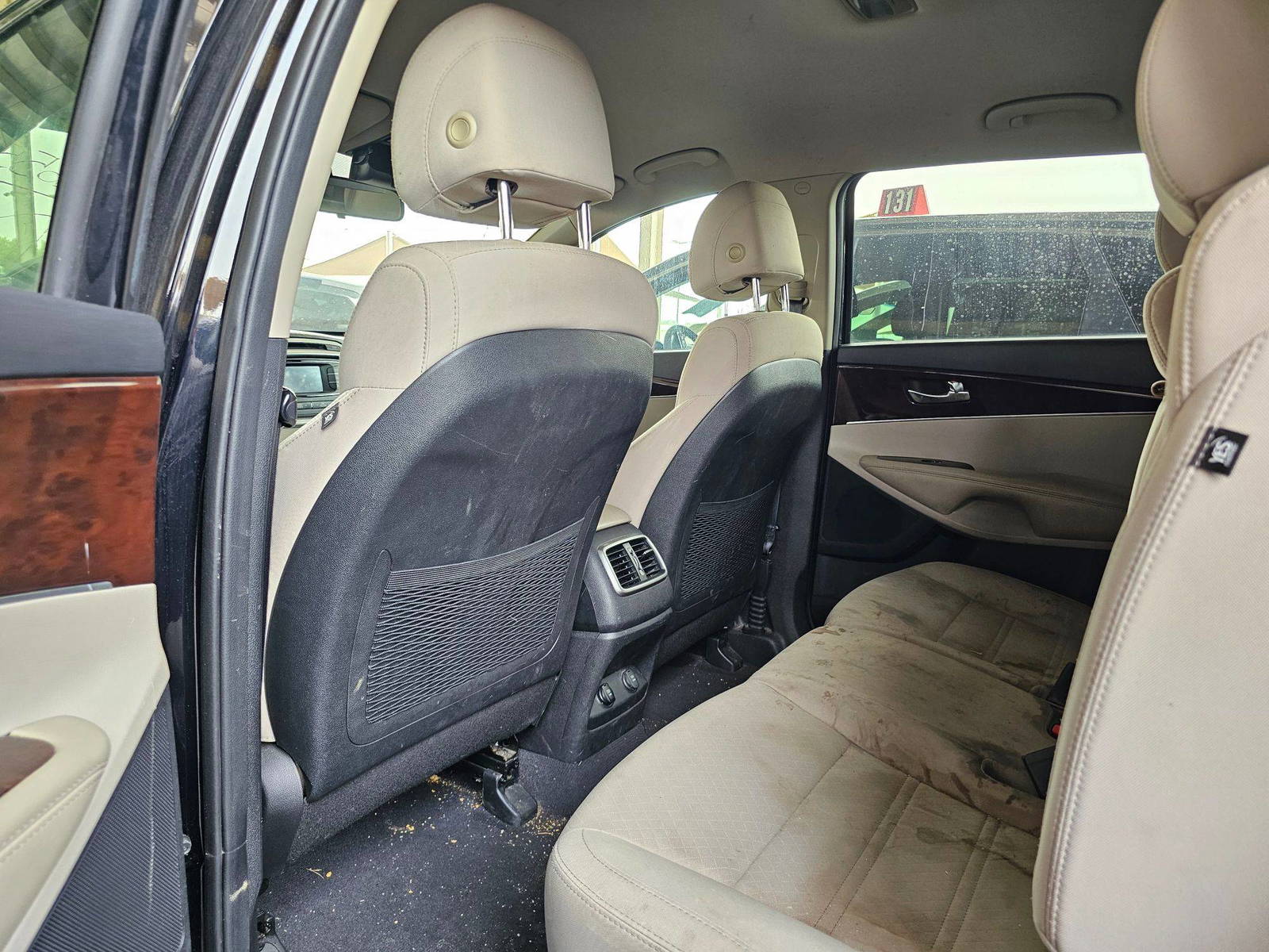 2017 KIA SORENTO — 215013 Miles — Lot G326559 — Souq - Marhaba Auctions Used Cars - Image 6