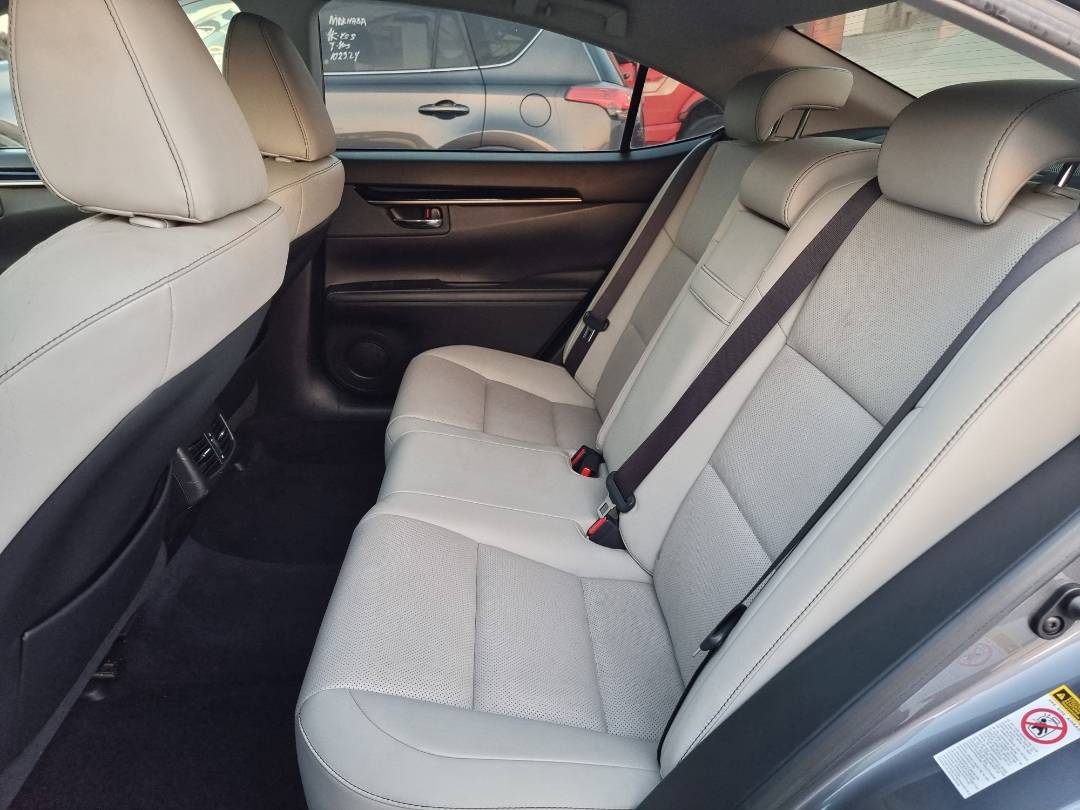 2015 LEXUS ES 350 — 130831 Miles — Lot 124587 — Ind. 12 - Marhaba Auctions Used Cars - Image 6