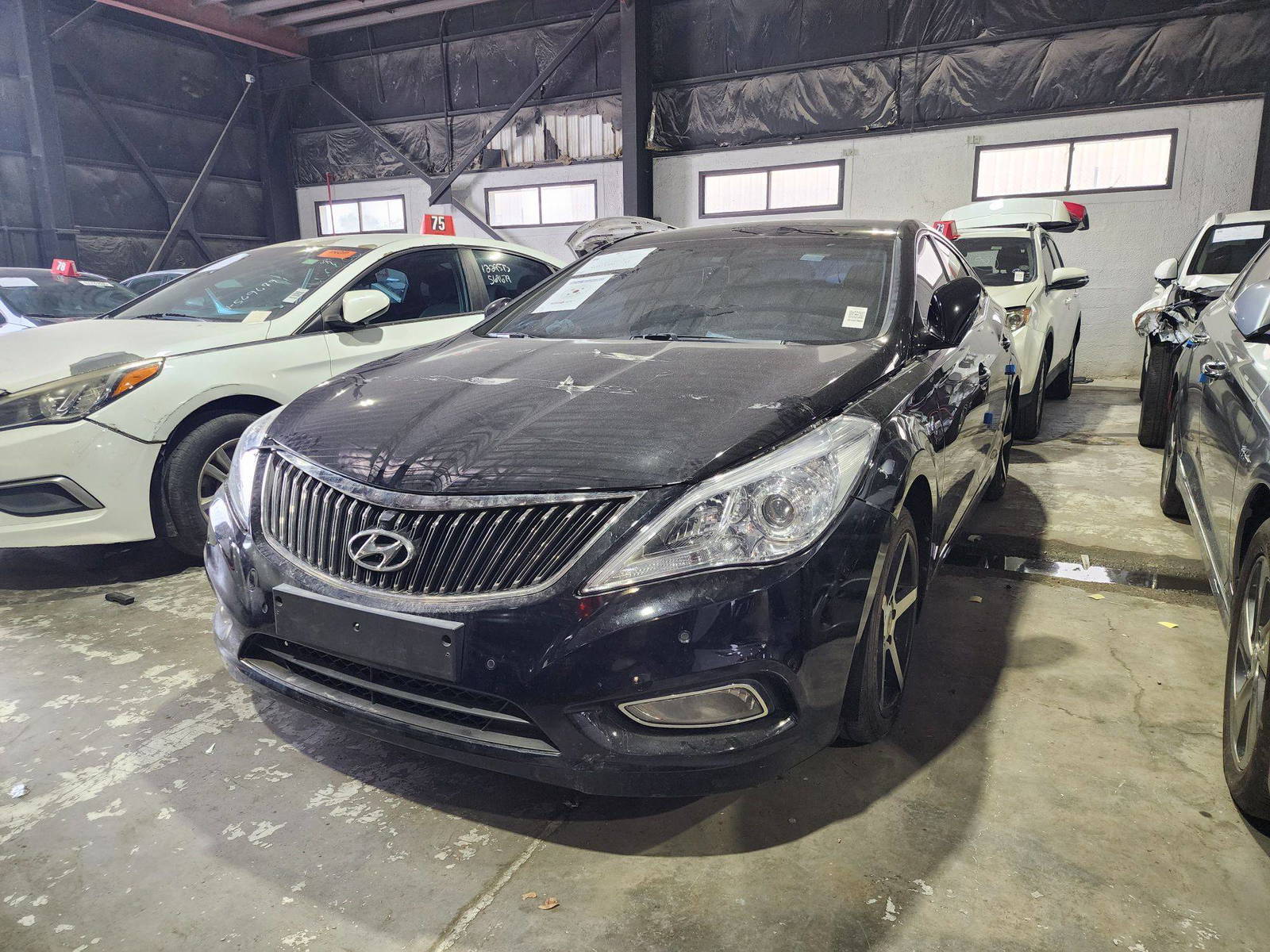 2015 HYUNDAI GRANDEUR — 211950 KM — Lot 12304 — Main - Marhaba Auctions Used Cars - Image 13