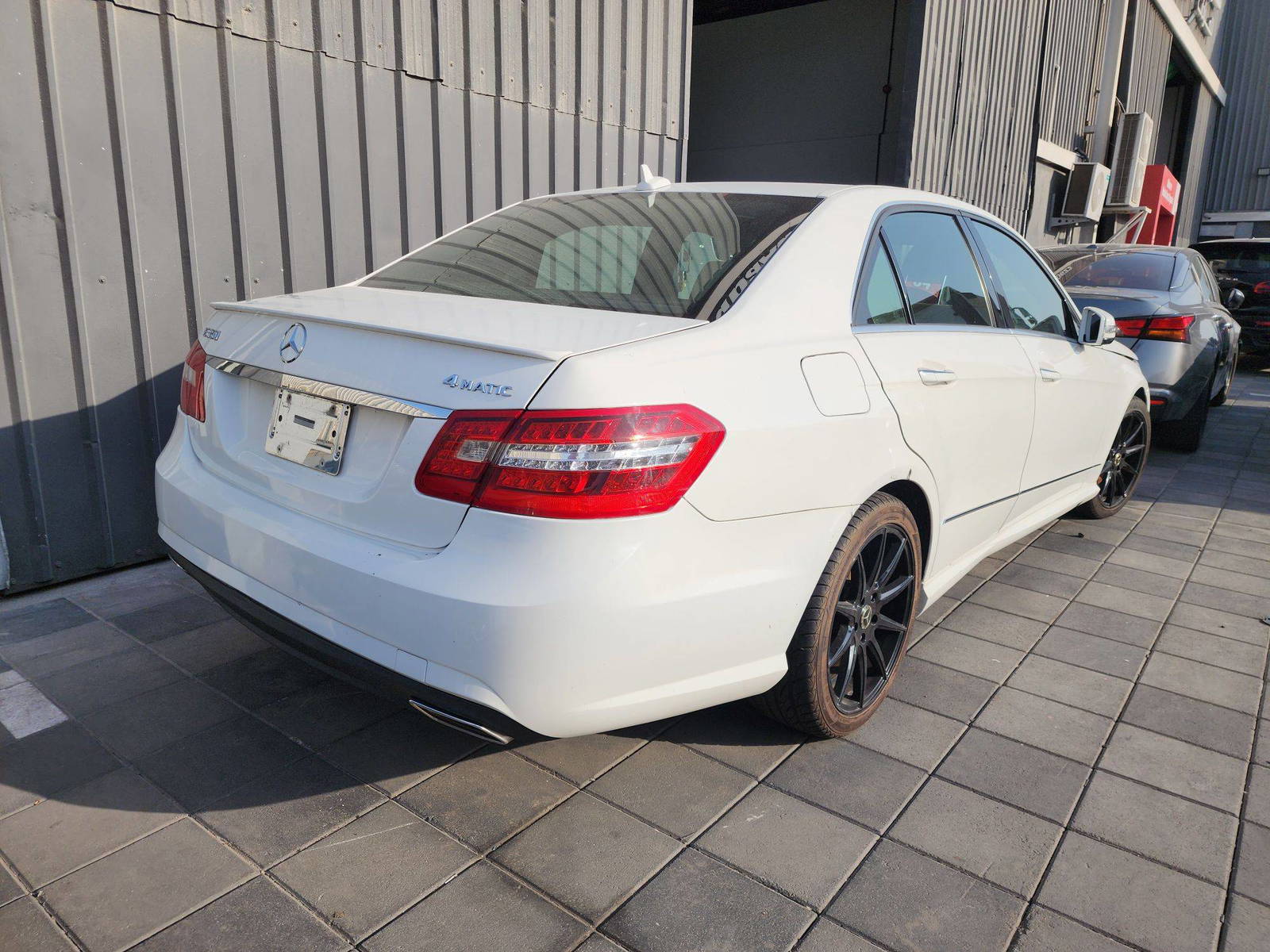 2013 MERCEDES BENZ E 350 — 119307 Miles — Lot 669556 — Ind. 12 - Marhaba Auctions Used Cars - Image 5