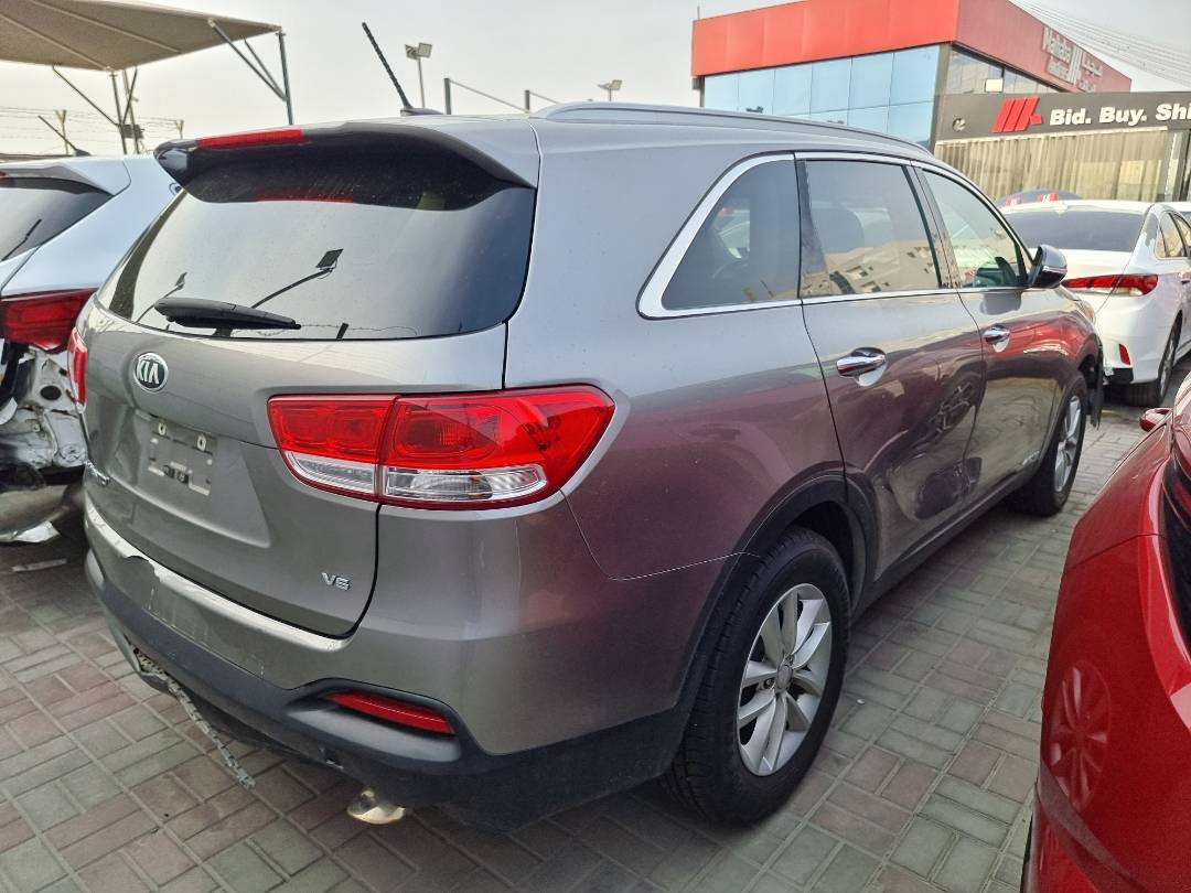 2017 KIA SORENTO — 166018 Miles — Lot 214587 — Ind. 12 - Marhaba Auctions Used Cars - Image 4