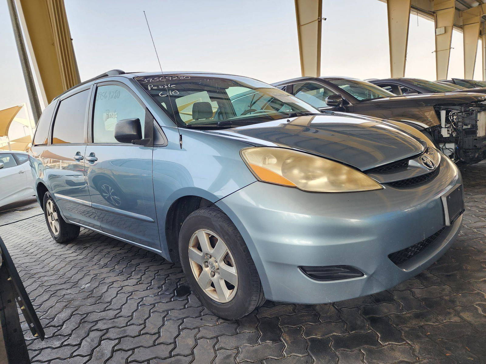 2008 TOYOTA SIENNA — 284015 Miles — Lot 8S107578 — Souq - Marhaba Auctions Used Cars - Image 4
