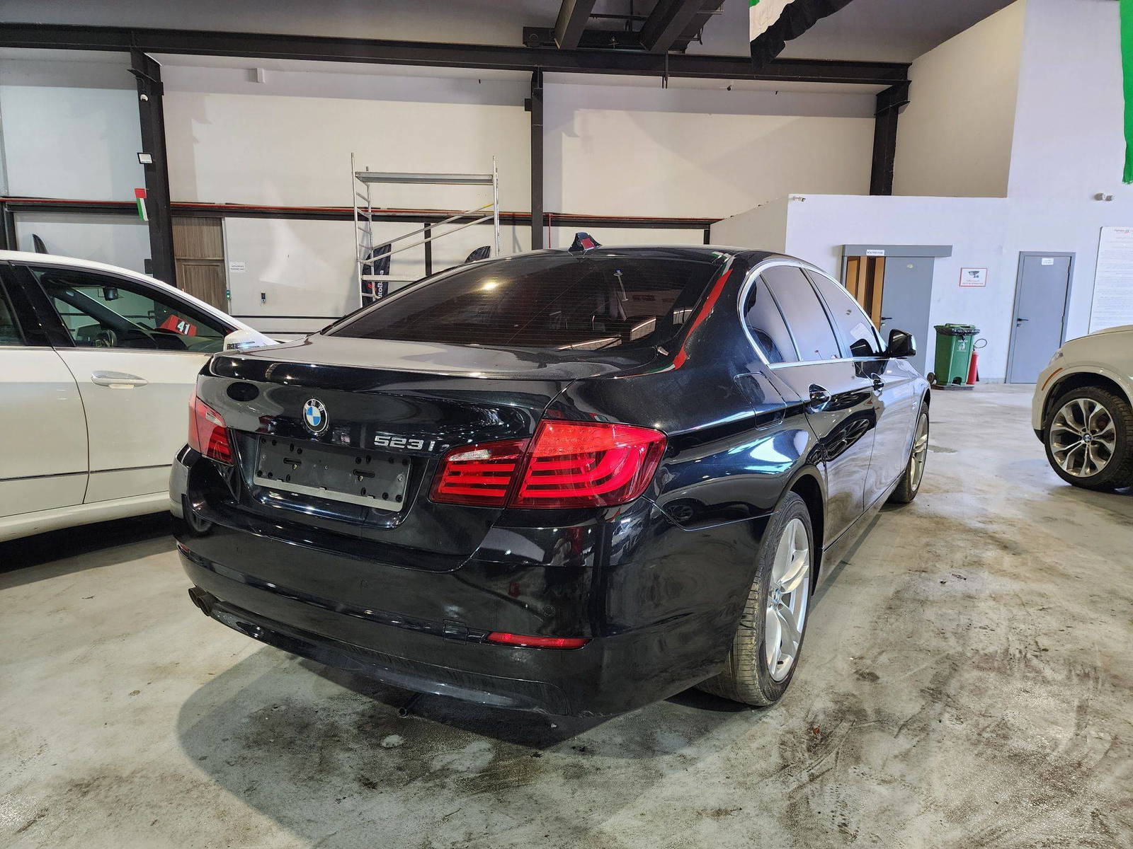 2010 BMW 523i — 205735 KM — Lot 501314 — Al Quoz - Marhaba Auctions Used Cars - Image 5