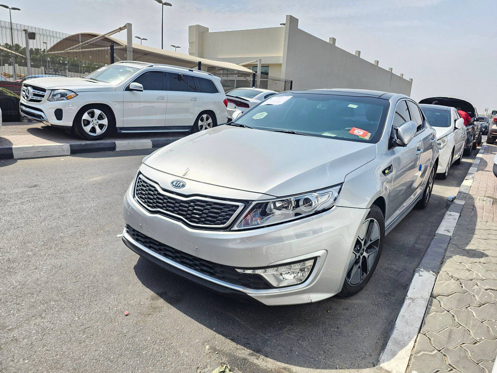 2012 KIA K5 — 253273 KM — Lot 008374 — Souq - Marhaba Auctions Used Cars - Image 4