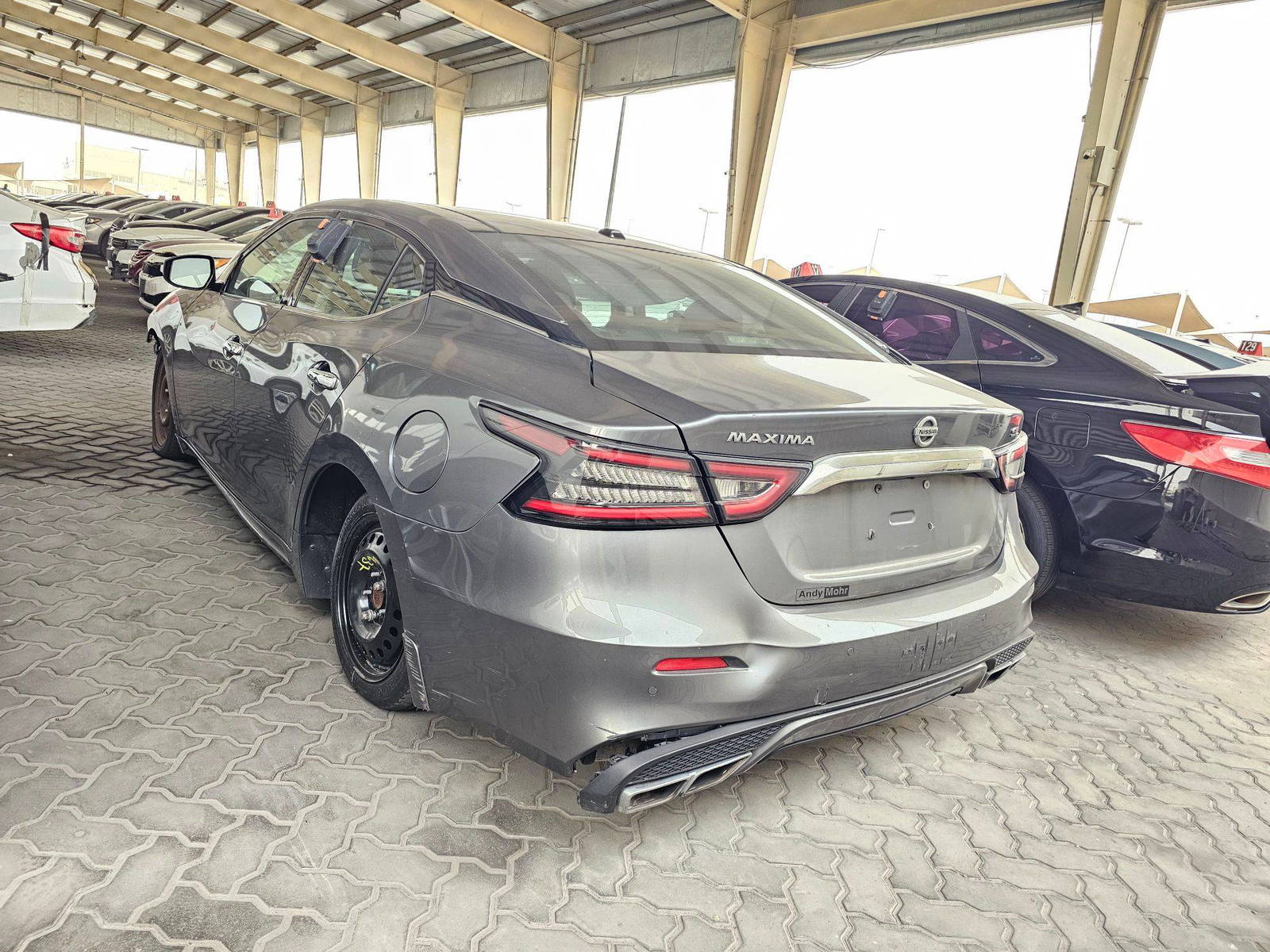2019 NISSAN MAXIMA — 190811 Miles — Lot V0KC373884 — Souq - Marhaba Auctions Used Cars - Image 3