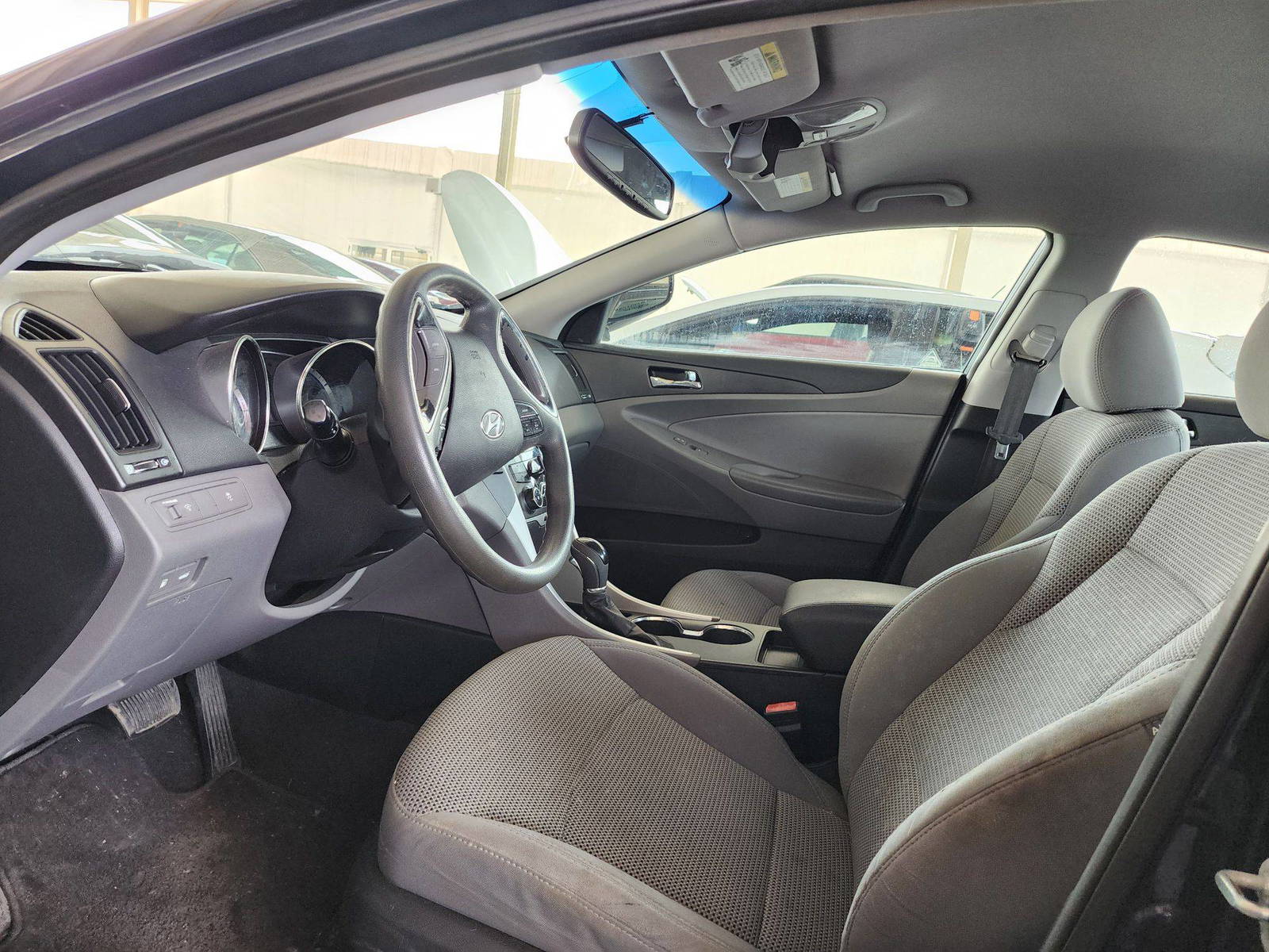 2011 HYUNDAI SONATA — 136787 Miles — Lot 67478 — Souq - Marhaba Auctions Used Cars - Image 8