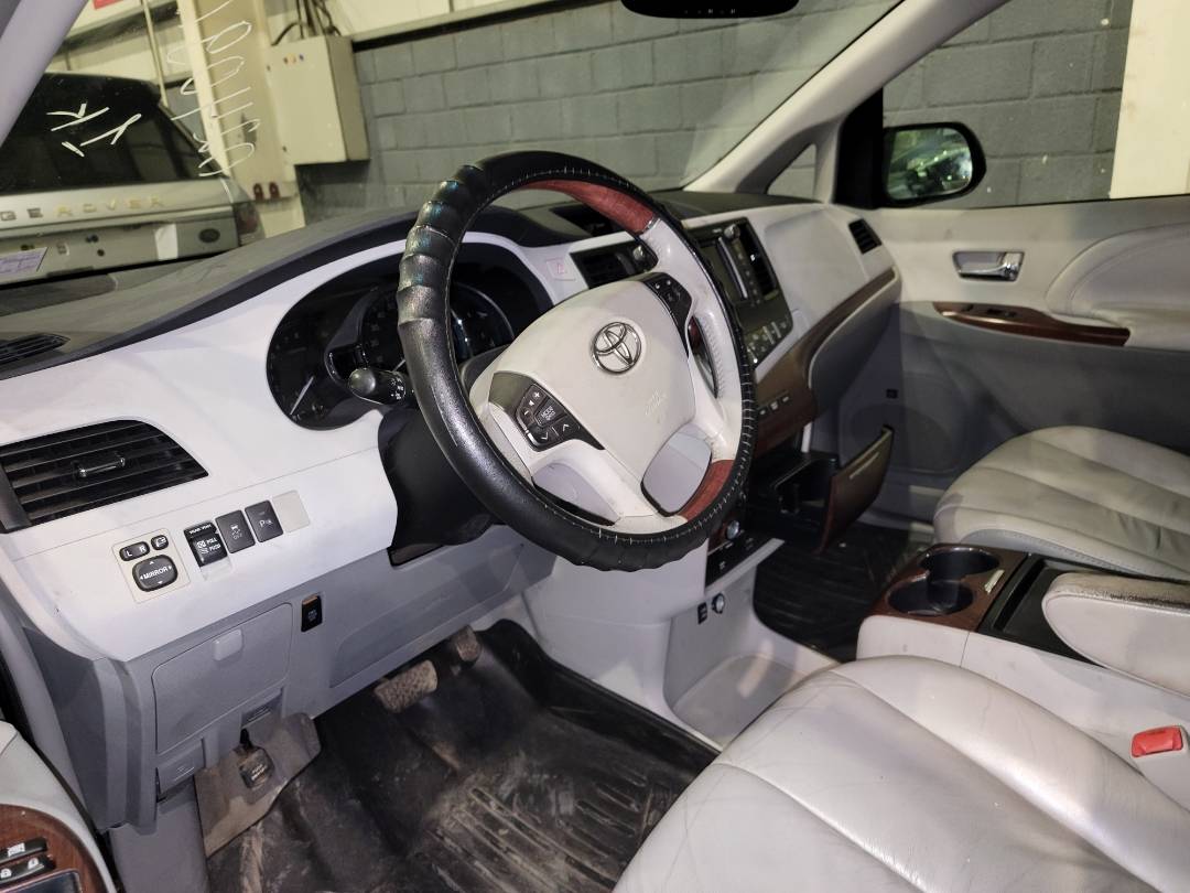 2011 TOYOTA SIENNA — 168116 Miles — Lot 37434873 - Marhaba Auctions Used Cars - Image 5