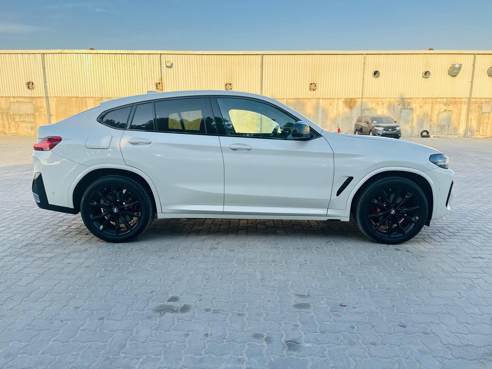 2024 BMW X4 M40i — 1165 KM — Lot V92332 — Al Quoz - Marhaba Auctions Used Cars - Image 9