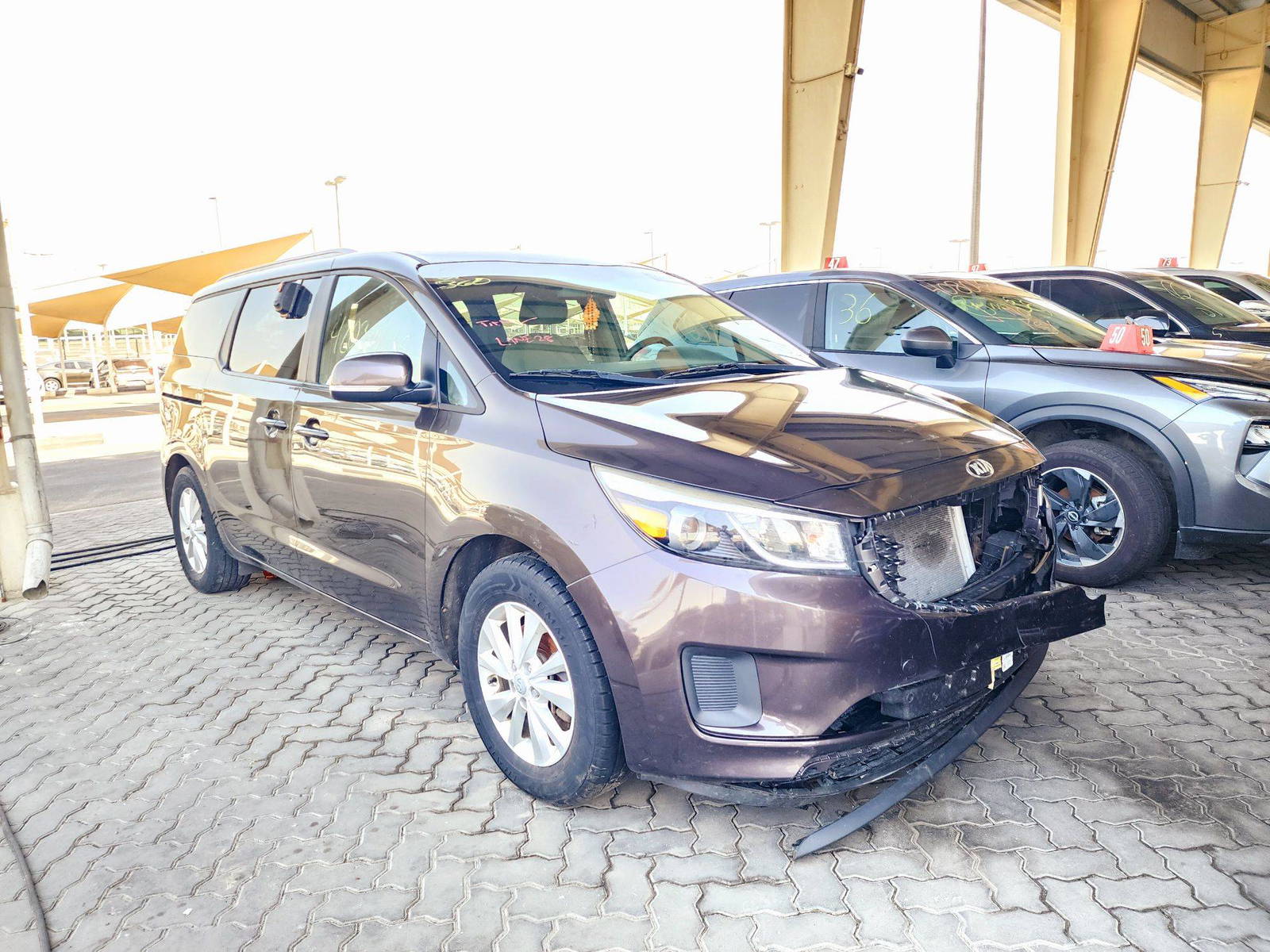 2015 KIA SEDONA — 185015 Miles — Lot 42039665 — Souq - Marhaba Auctions Used Cars - Image 4