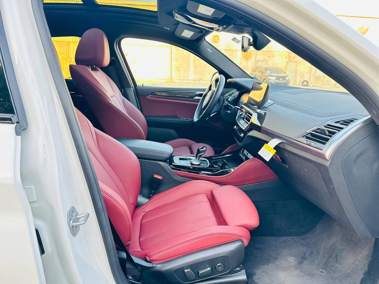 2024 BMW X4 M40i — 1165 KM — Lot V92332 — Al Quoz - Marhaba Auctions Used Cars - Image 10