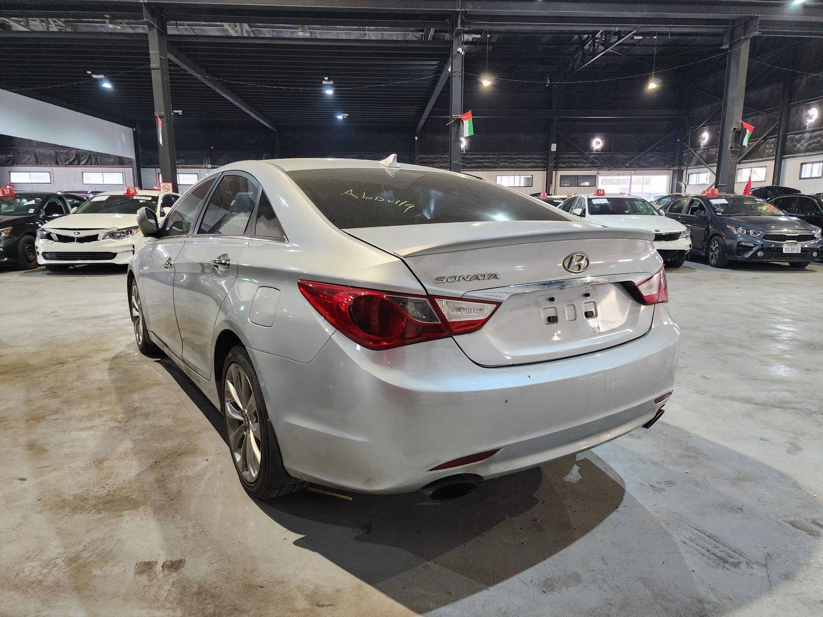 2013 HYUNDAI SONATA — 203255 Miles — Lot 86969384 — Al Quoz - Marhaba Auctions Used Cars - Image 6