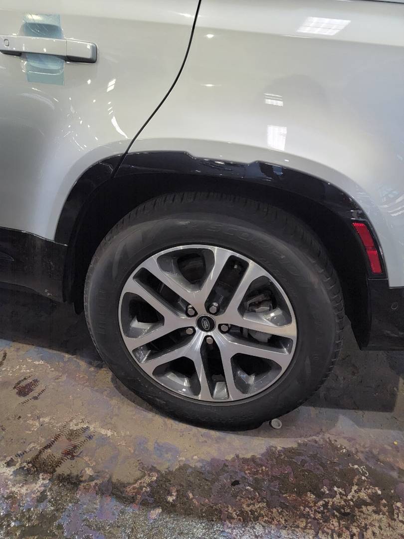 2023 LAND ROVER DEFENDER X DYNAMIC HSE — 10633 Miles — Lot U2P2227079 — Main - Marhaba Auctions Used Cars - Image 9