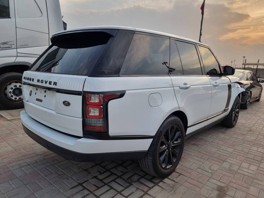 2014 LAND ROVER RANGE ROVER — 297913 KM — Lot EA193835 — Main - Marhaba Auctions Used Cars - Image 4