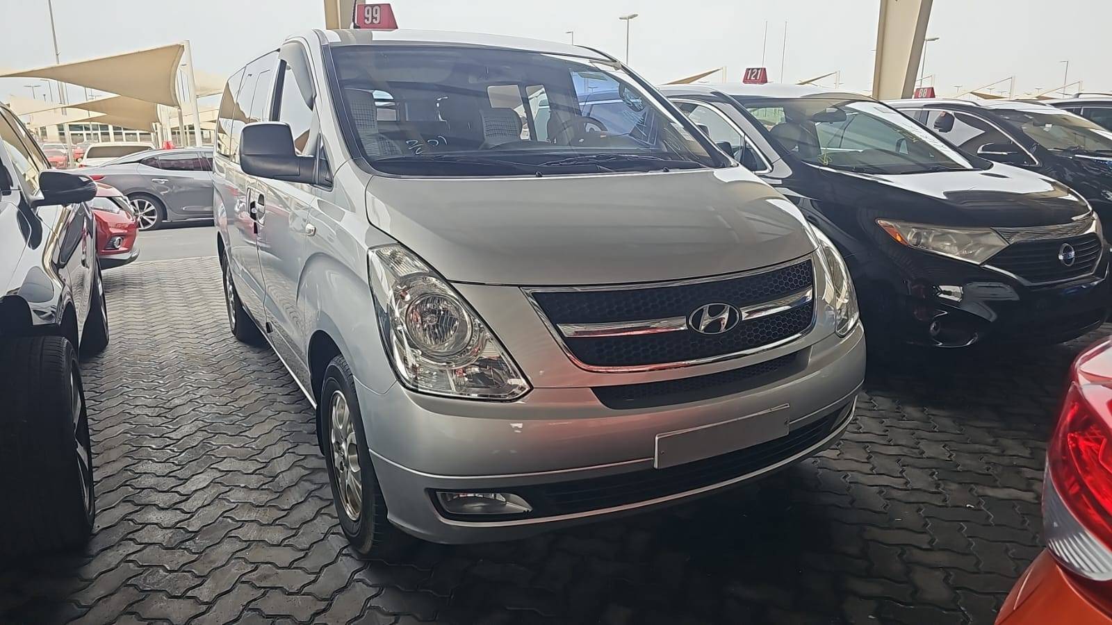 2010 HYUNDAI GRAND STAREX — 295715 KM — Lot 200520 — Souq - Marhaba Auctions Used Cars - Image 8