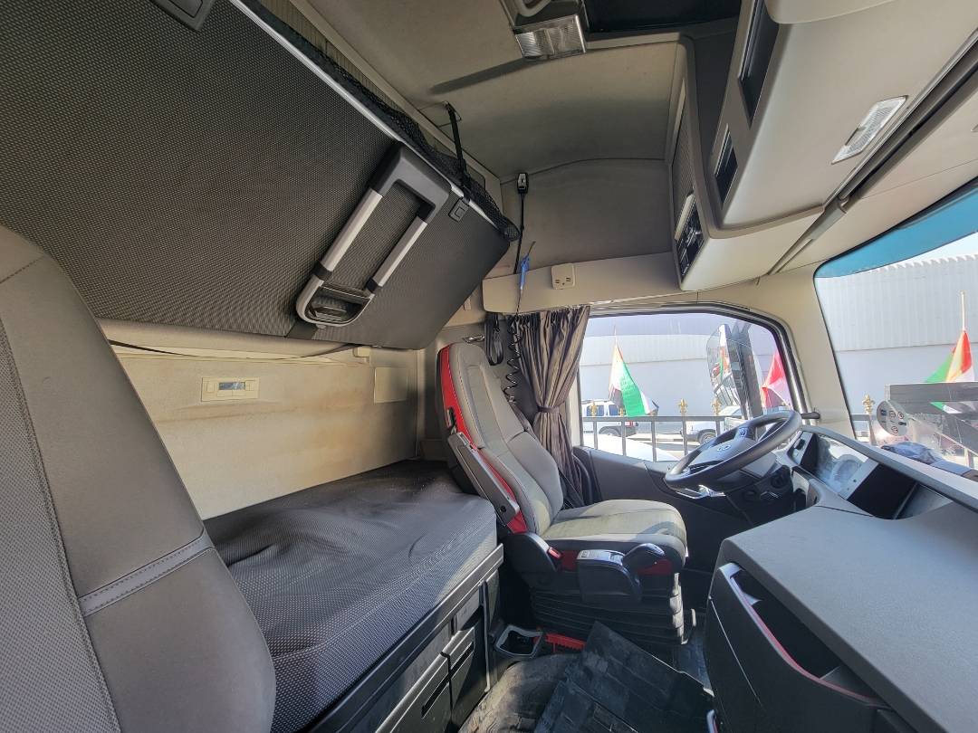 2017 VOLVO FH-Series — 854891 KM — Lot B822481 — Main - Marhaba Auctions Used Cars - Image 9