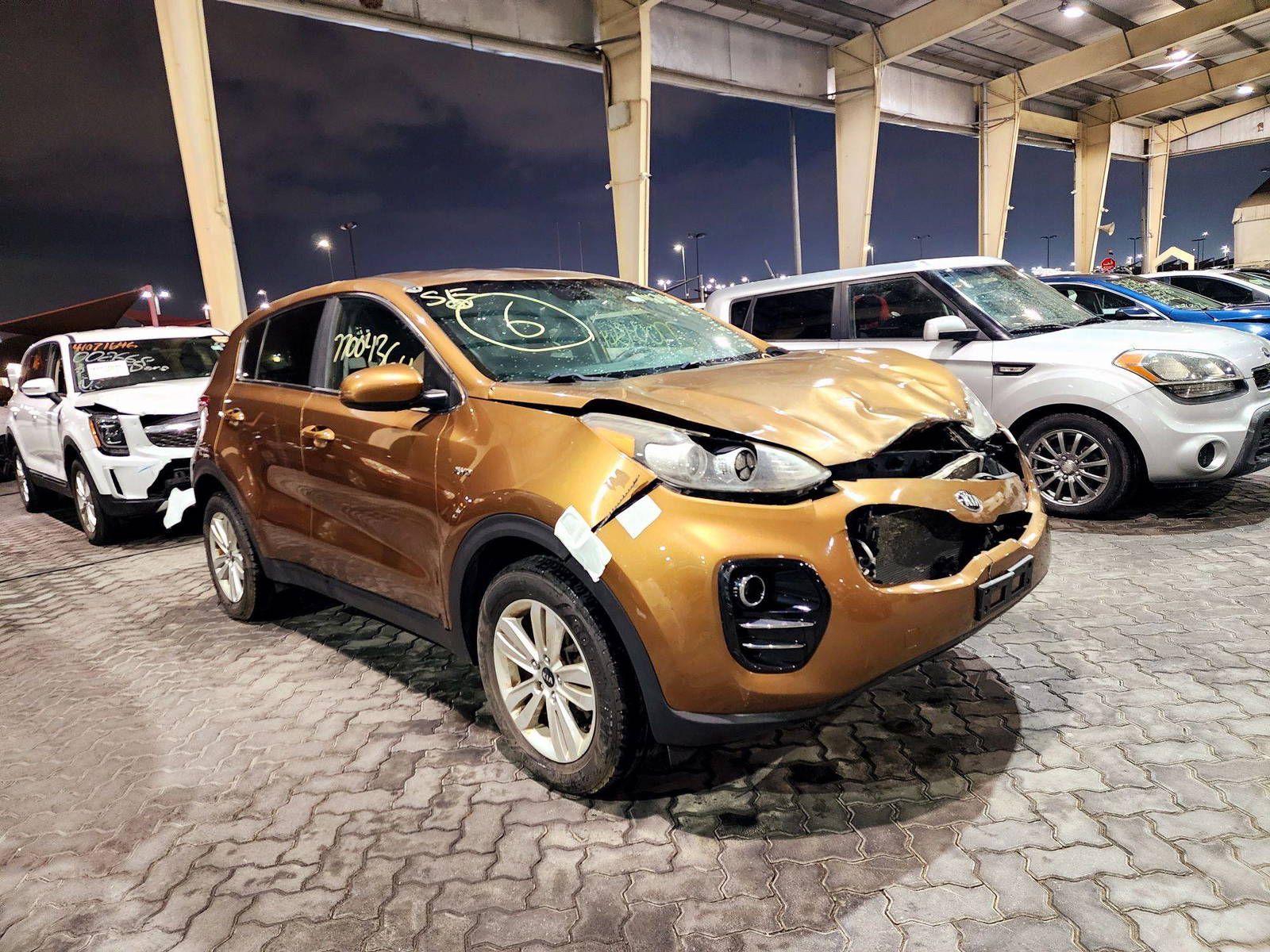 2017 KIA SPORTAGE — 111347 Miles — Lot H7116766 — Souq - Marhaba Auctions Used Cars - Image 4