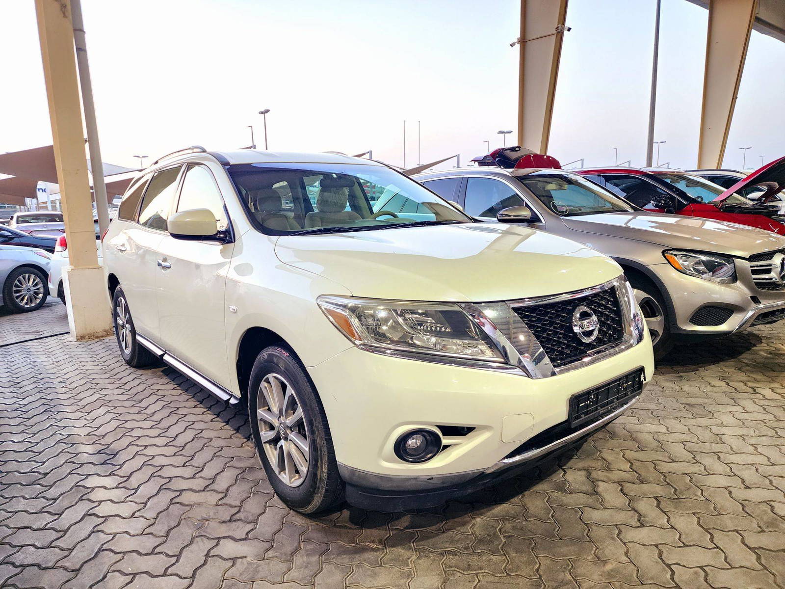 2015 NISSAN PATHFINDER — 130566 KM — Lot 70FC604065 — Souq - Marhaba Auctions Used Cars - Image 4