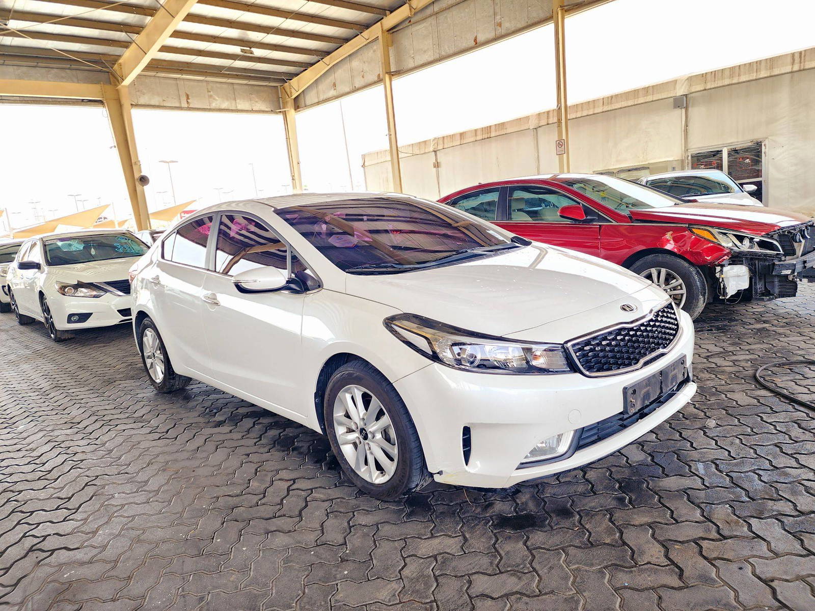 2016 KIA K3 — 85066 KM — Lot 598689 — Souq - Marhaba Auctions Used Cars - Image 4
