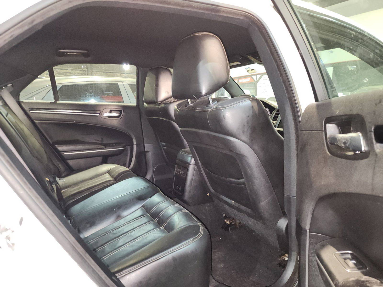 2019 CHRYSLER 300 — 145200 Miles — Lot 50728055 — Souq - Marhaba Auctions Used Cars - Image 7