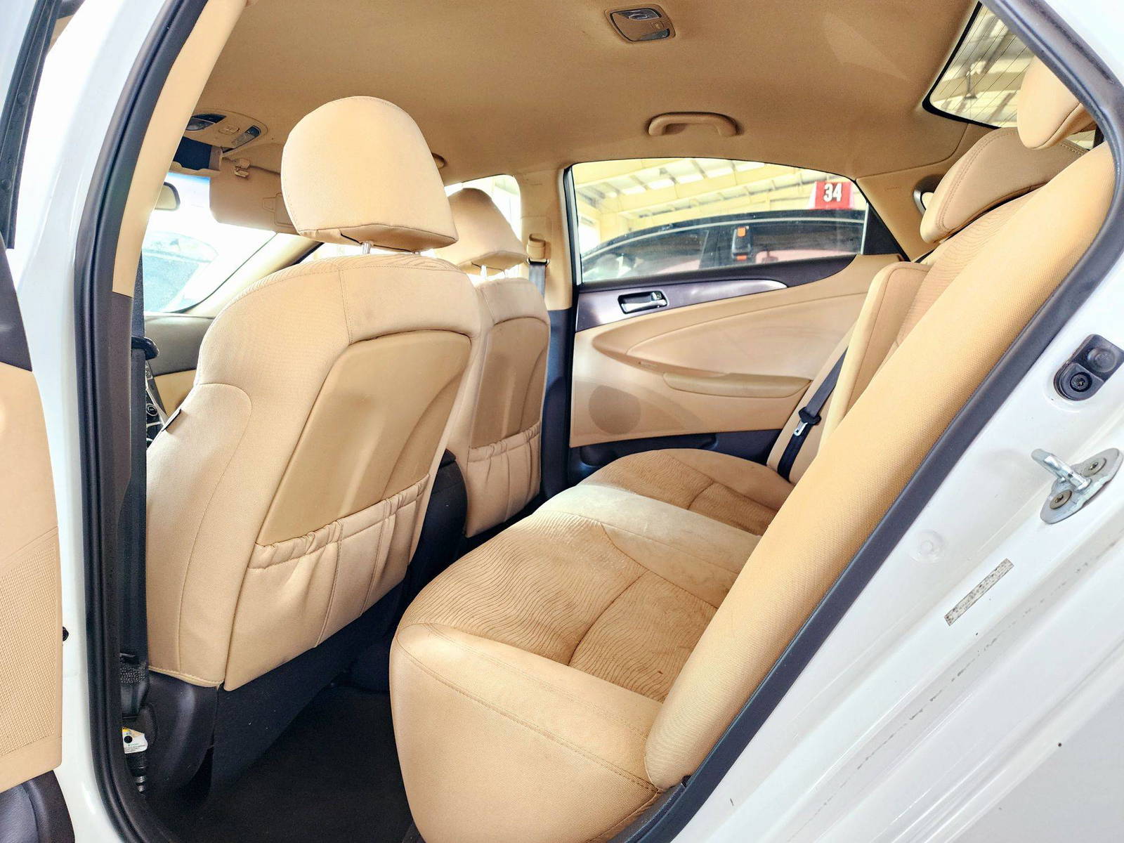 2015 HYUNDAI SONATA — 162300 Miles — Lot FA134364 — Souq - Marhaba Auctions Used Cars - Image 6