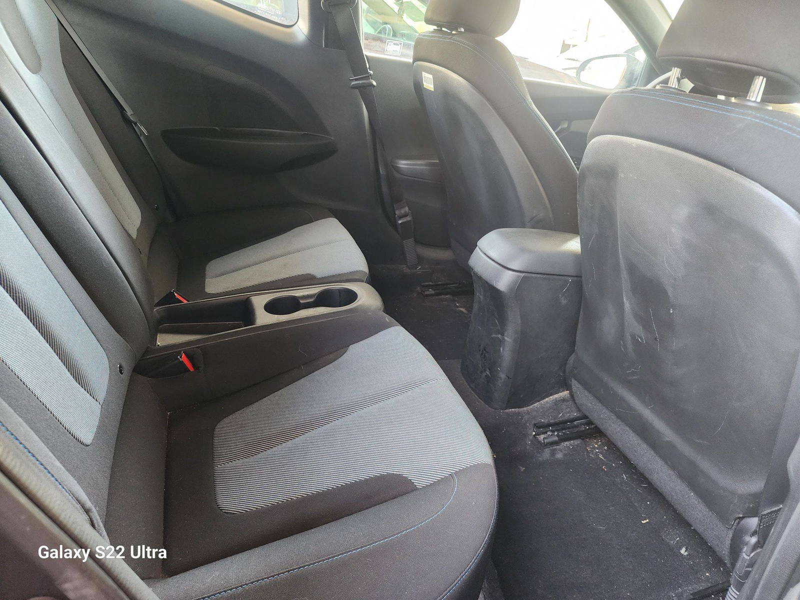 2019 HYUNDAI VELOSTER — 73948 Miles — Lot 80394343 — Souq - Marhaba Auctions Used Cars - Image 10