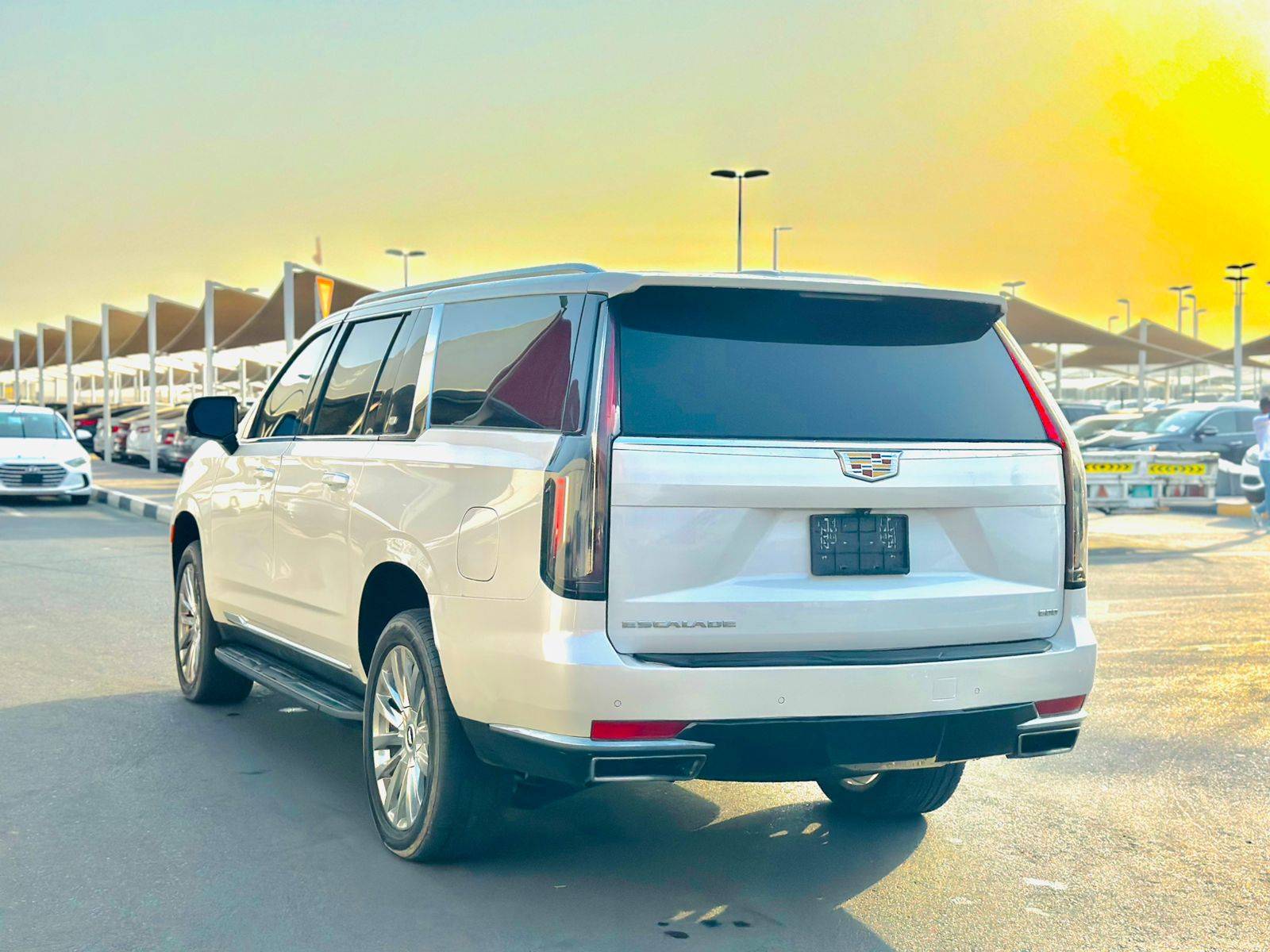 2022 CADILLAC ESCALADE — 51450 KM — Lot L5NR144571 — Souq - Marhaba Auctions Used Cars - Image 7