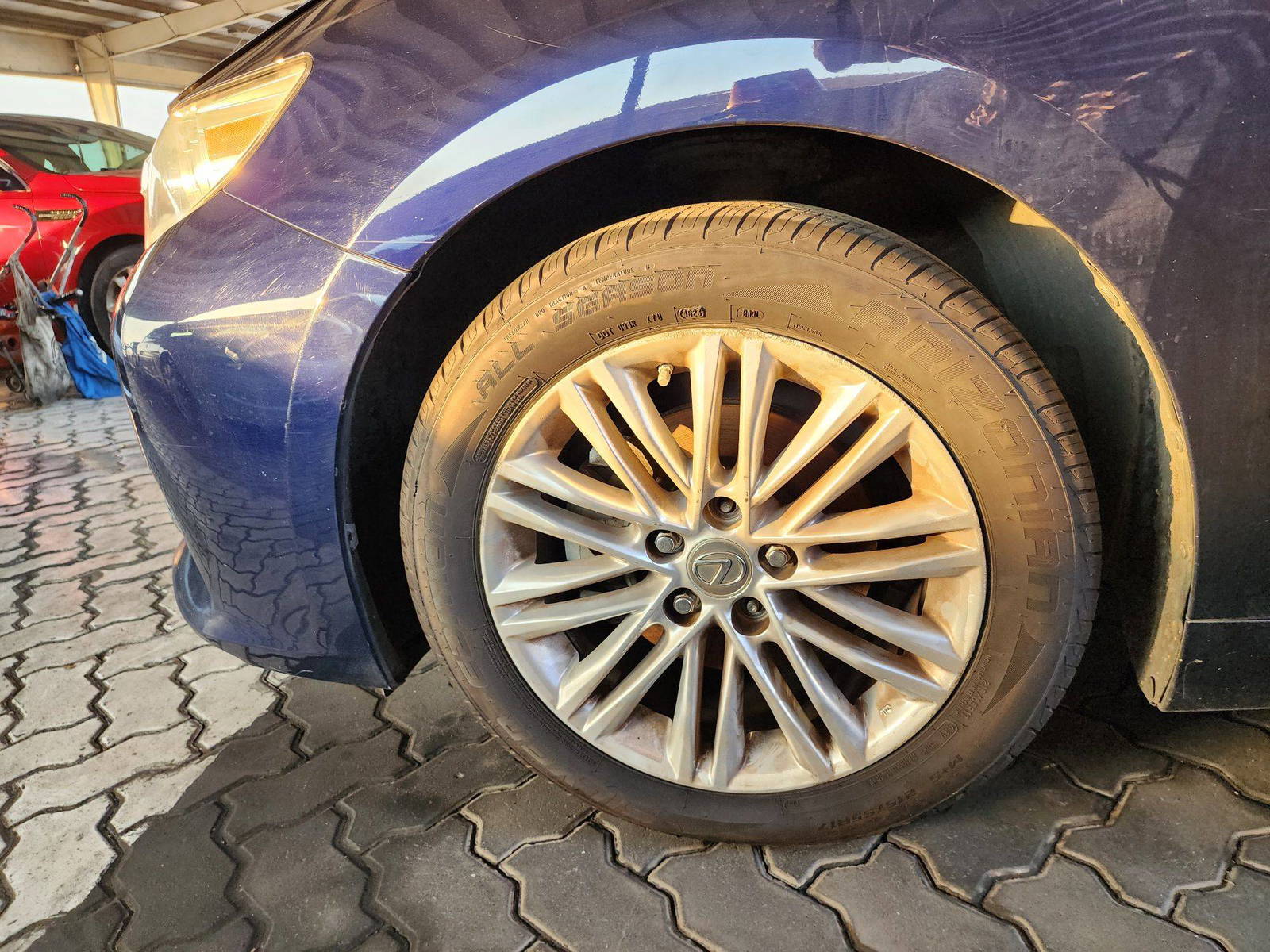 2013 LEXUS ES 350 — 118158 Miles — Lot 9291 — Souq - Marhaba Auctions Used Cars - Image 11