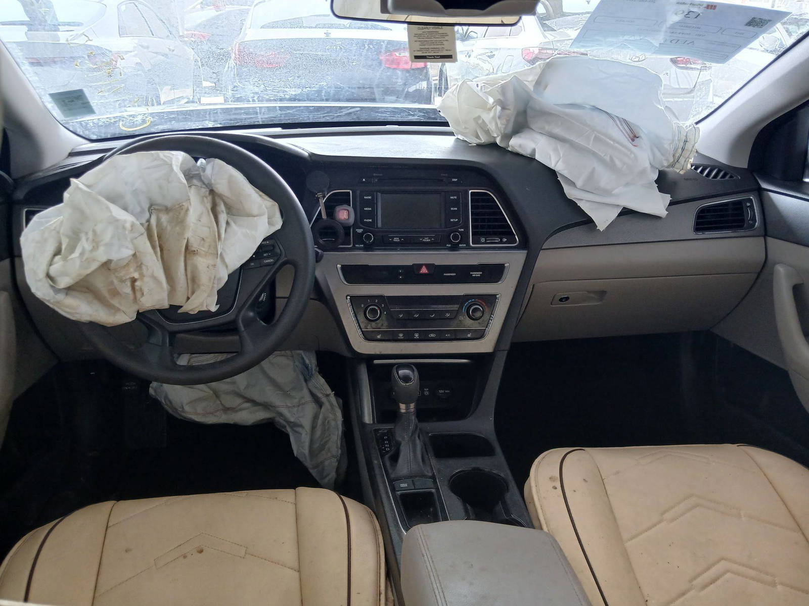 2015 HYUNDAI SONATA — 175065 KM — Lot 07831 — Souq - Marhaba Auctions Used Cars - Image 7