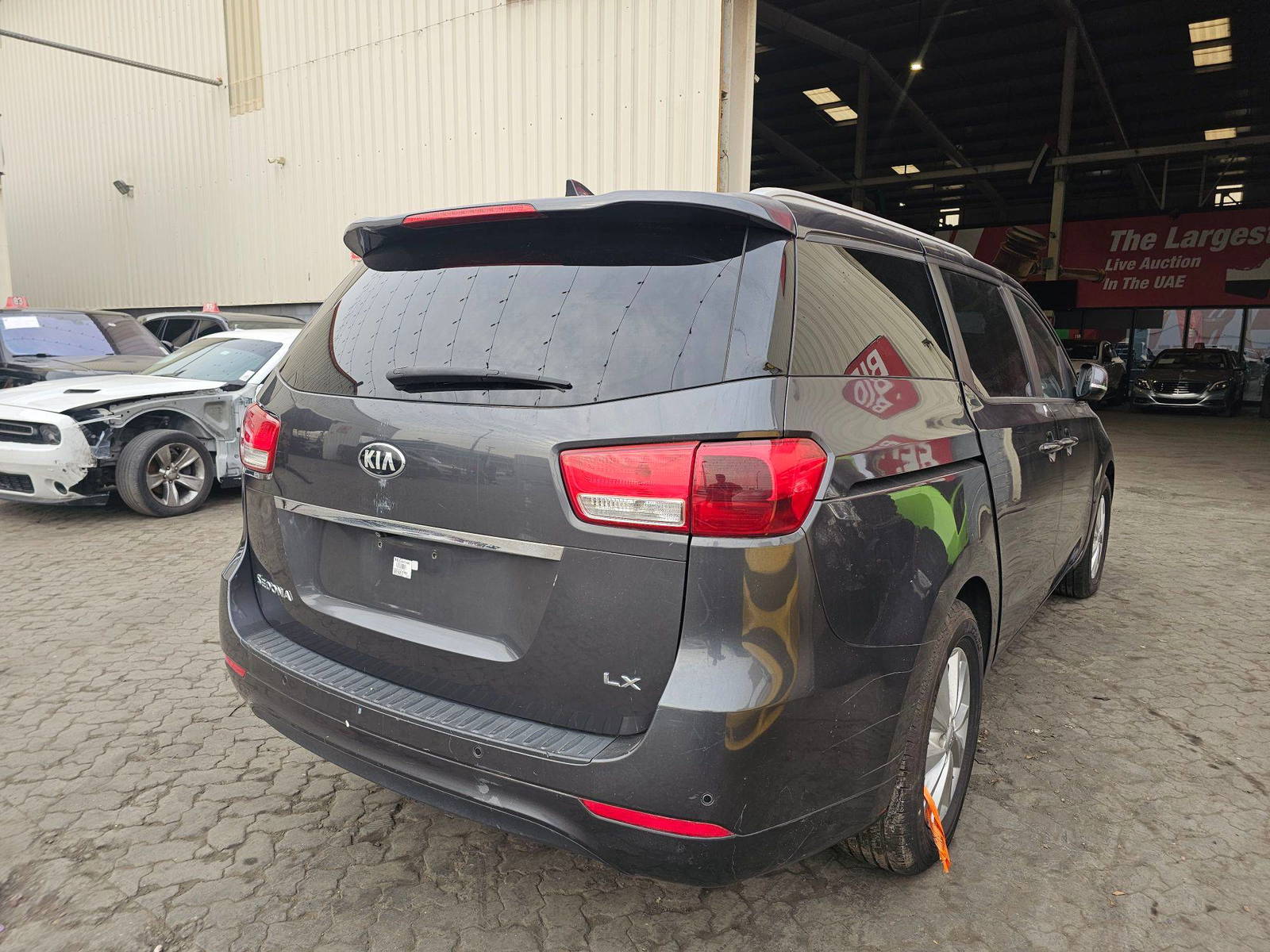 2016 KIA SEDONA — 200305 Miles — Lot G6171704 — Main - Marhaba Auctions Used Cars - Image 5