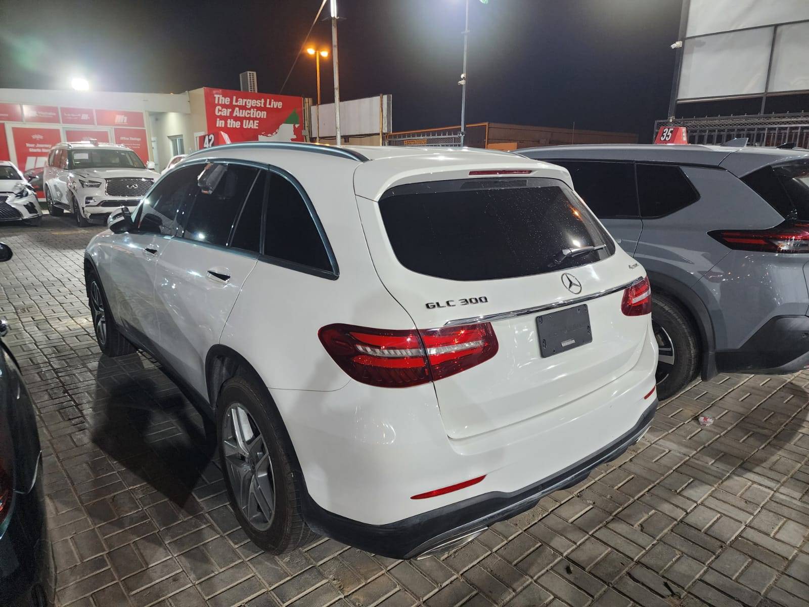 2019 MERCEDES BENZ GLC-300 — 105229 KM — Lot 001342 — Al Sajaa - Marhaba Auctions Used Cars - Image 4