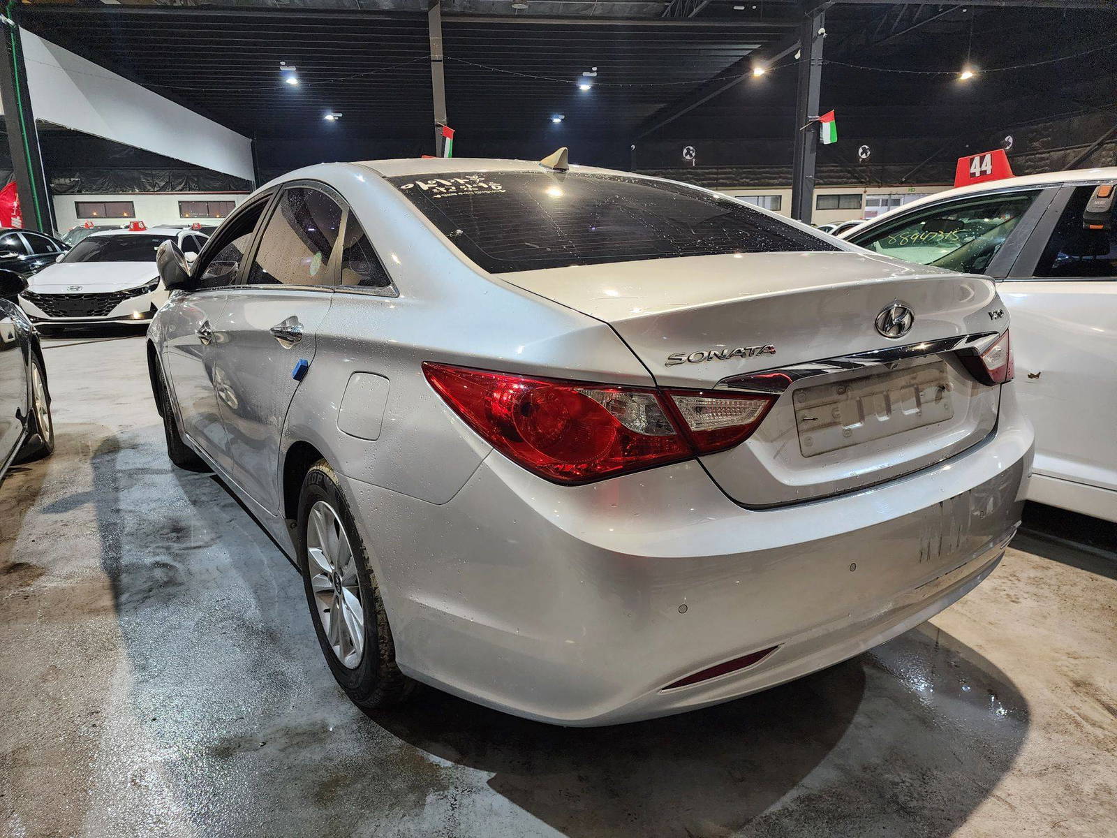 2011 HYUNDAI SONATA — 199463 KM — Lot 297758 — Al Quoz - Marhaba Auctions Used Cars - Image 5