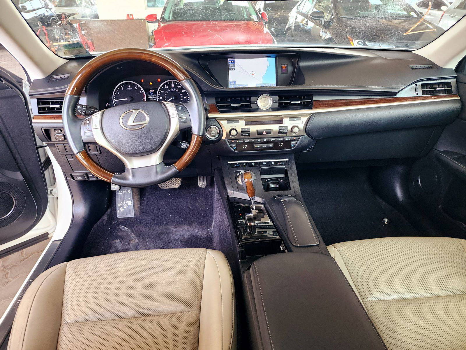 2013 LEXUS ES 350 — 128737 Miles — Lot 41065571 — Souq - Marhaba Auctions Used Cars - Image 7