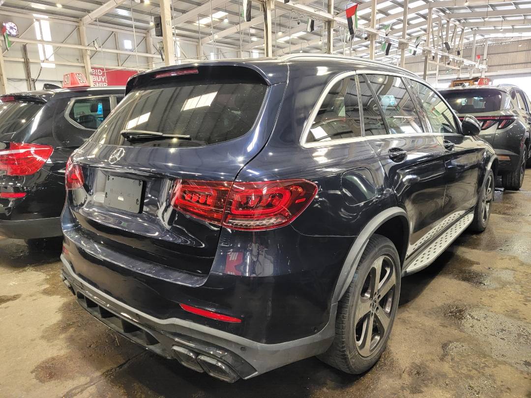 2018 MERCEDES BENZ GLC-300 — 60773 Miles — Lot 7JV081807 — Main - Marhaba Auctions Used Cars - Image 4